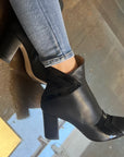 Dafne Black