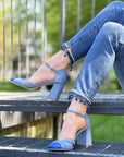 Chains Blue decolletè con cinturino in nappa blu tacco 8 artigianale marchigiana