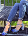 Chains Blue decolletè con cinturino in nappa blu tacco 8 artigianale marchigiana