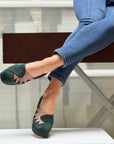 Suzi Green decollete anni 70 in camoscio verde tacco 8.5cm plateau 3cm artigianale marchigiana