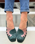 Suzi Green decollete anni 70 in camoscio verde tacco 8.5cm plateau 3cm artigianale marchigiana