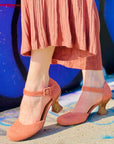 Zoe Baby decollete in camoscio rosa con drop con cinturino tacco 7 cm artigianale