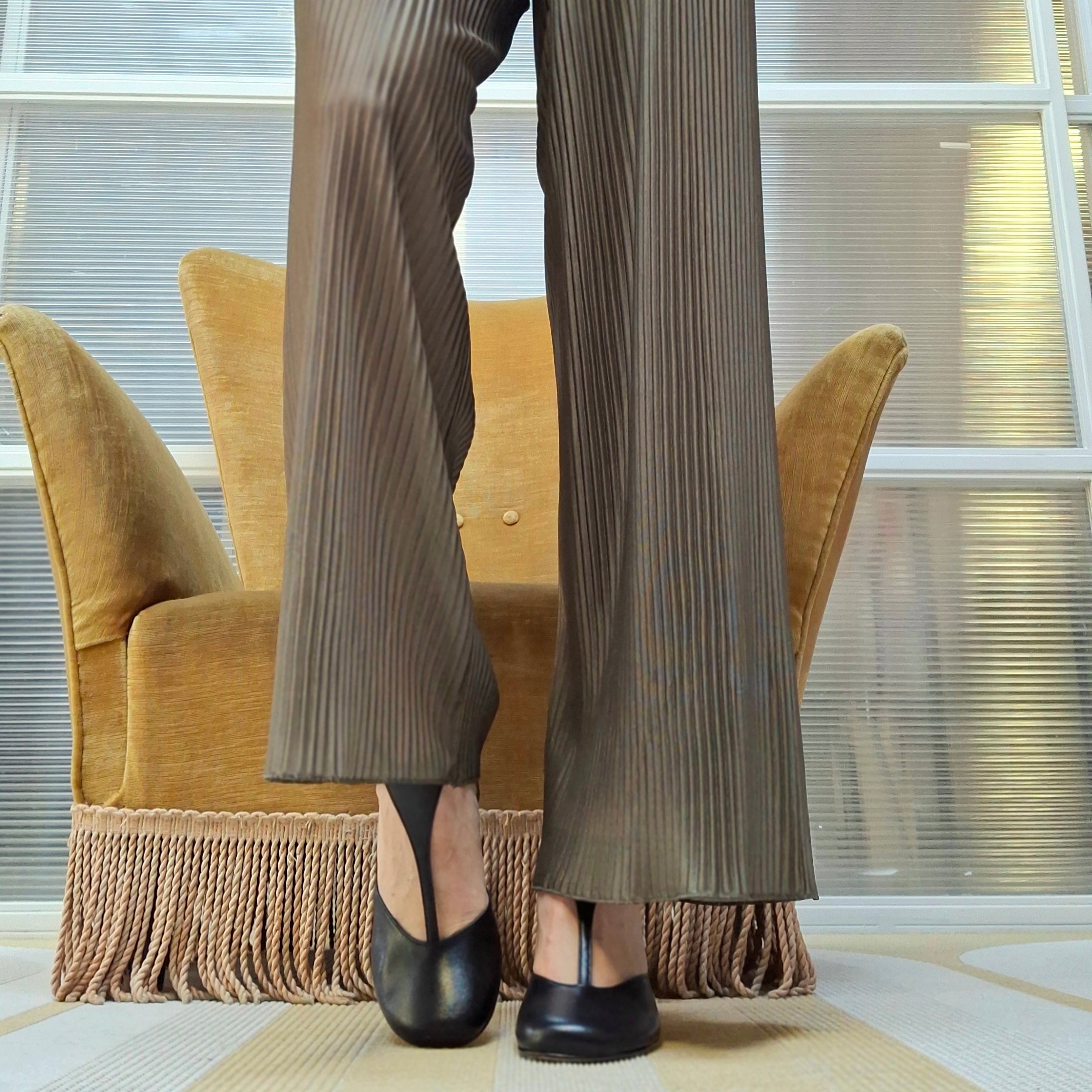 Image of Impiria Black decoletè t-bar  in nappa nera tacco 8 artigianale marchigiano