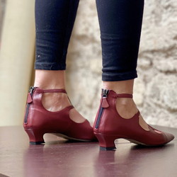 Image of Yara Brick decollete in nappa con cinturini tacco 3cm artigianale marchigiana