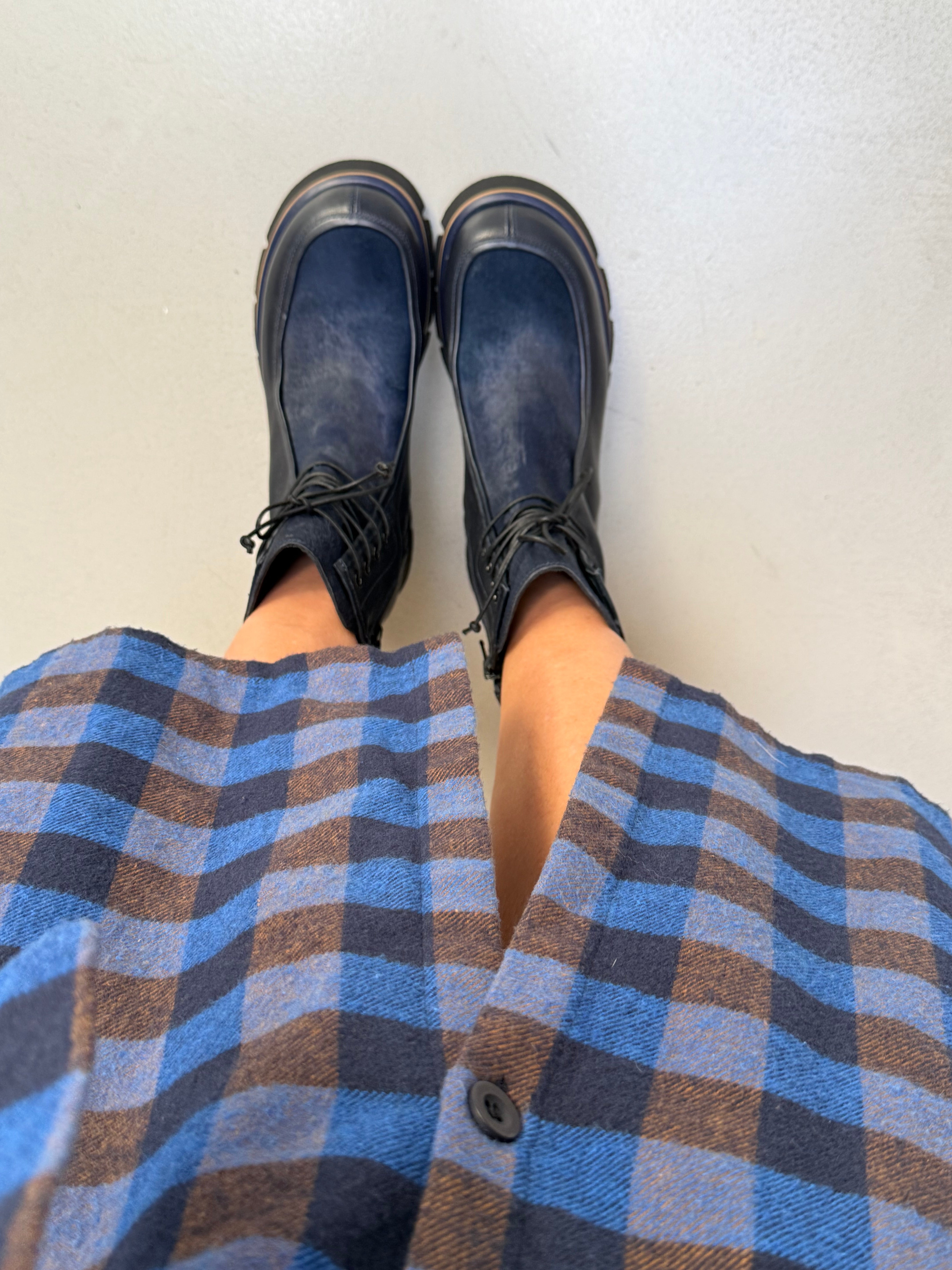 Image of Civetta Blue stivaletto in nappa e cavallino blu artigianale marchigiana