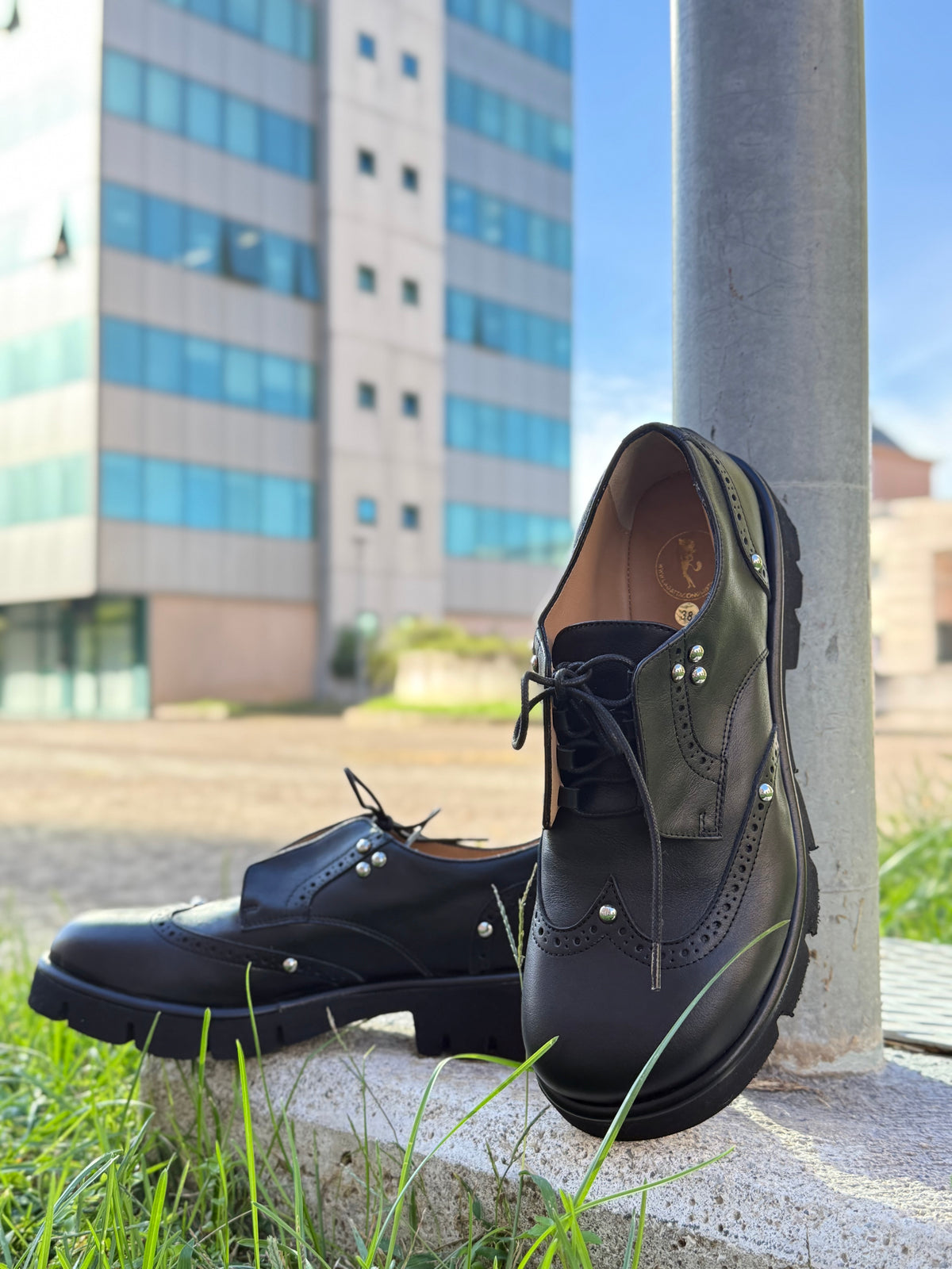Dylan Black lavorazione a sacchetto in nappa nera artigianale marchigiana