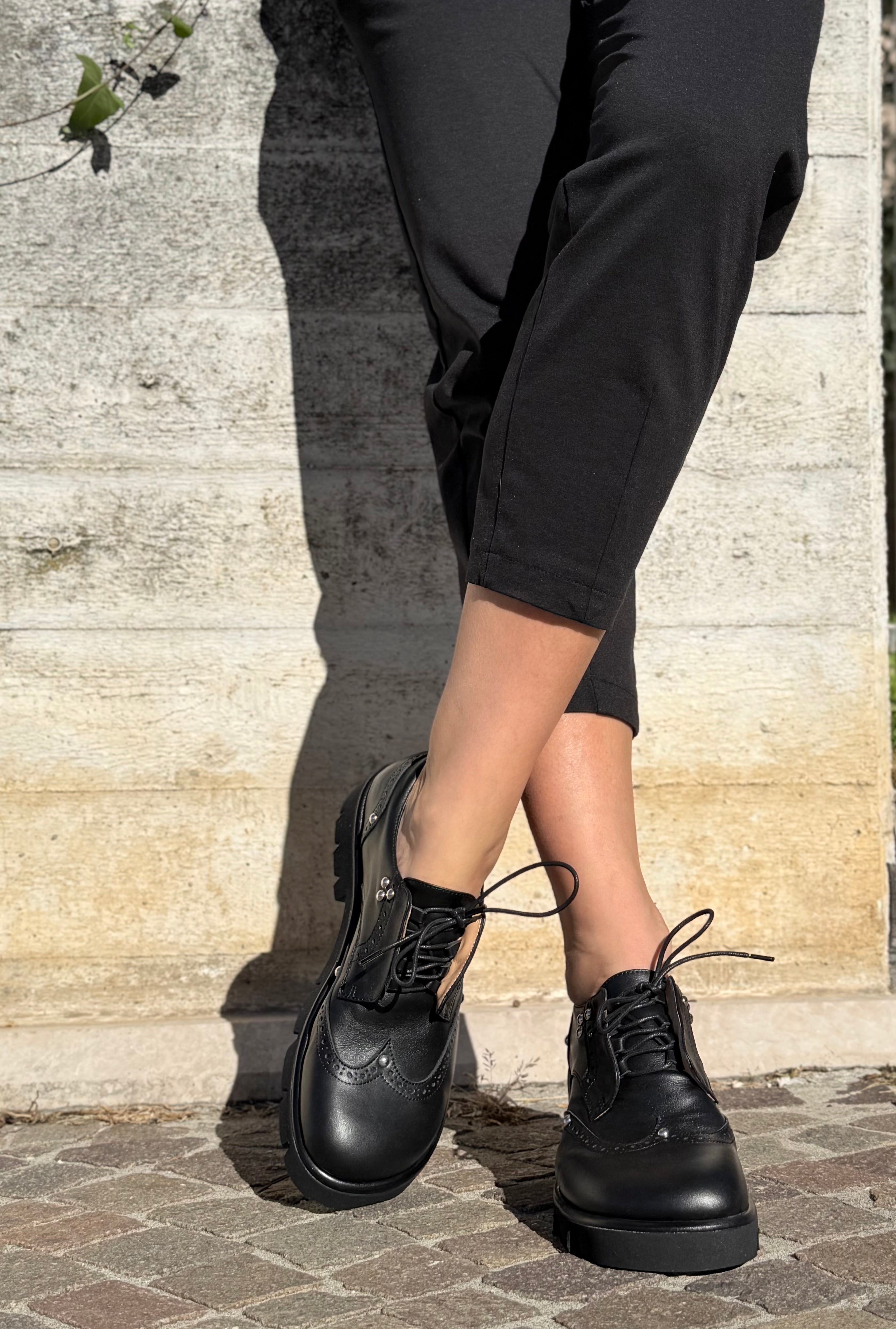 Image of Dylan Black lavorazione a sacchetto in nappa nera artigianale marchigiana