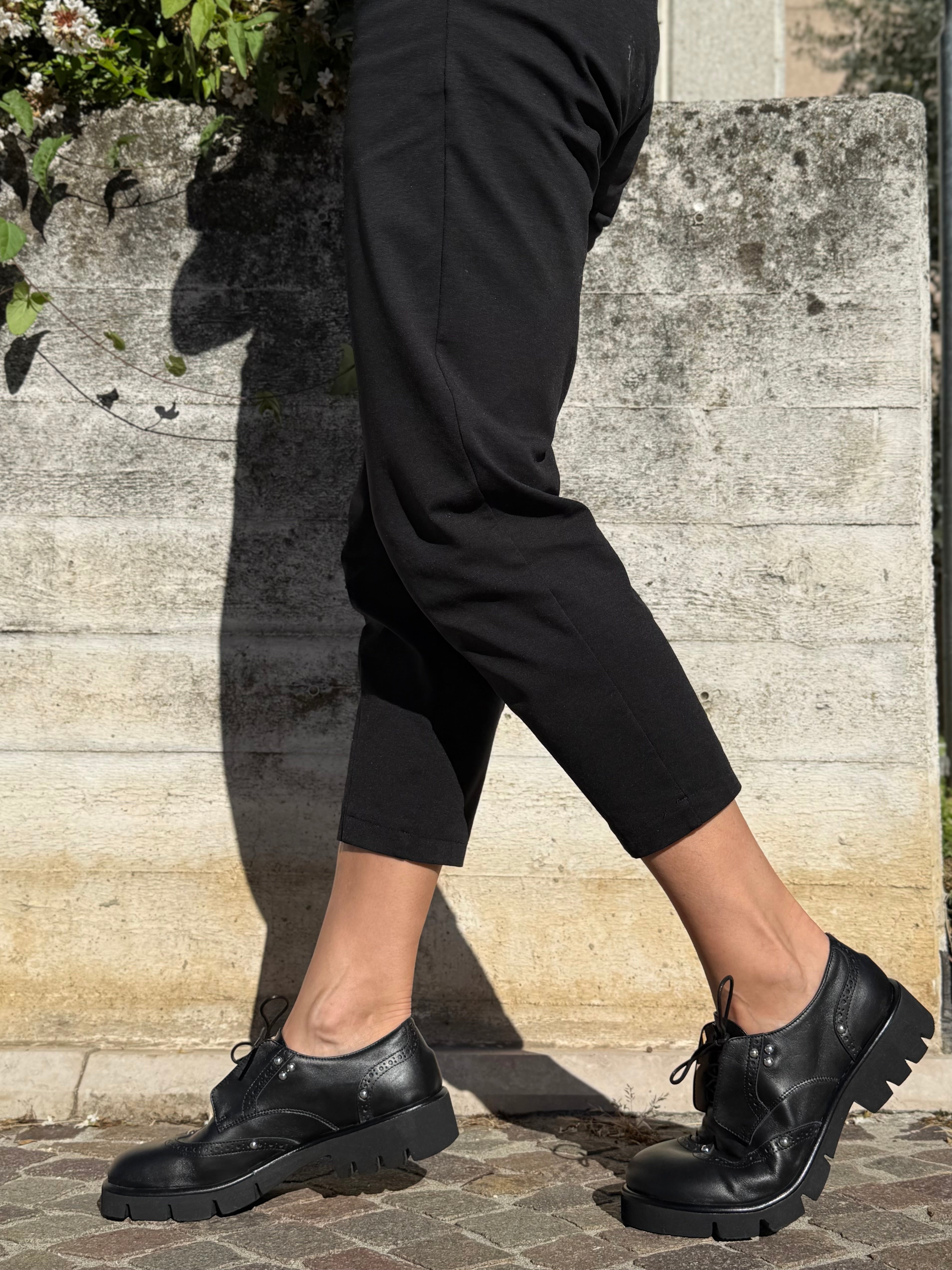 Image of Dylan Black lavorazione a sacchetto in nappa nera artigianale marchigiana