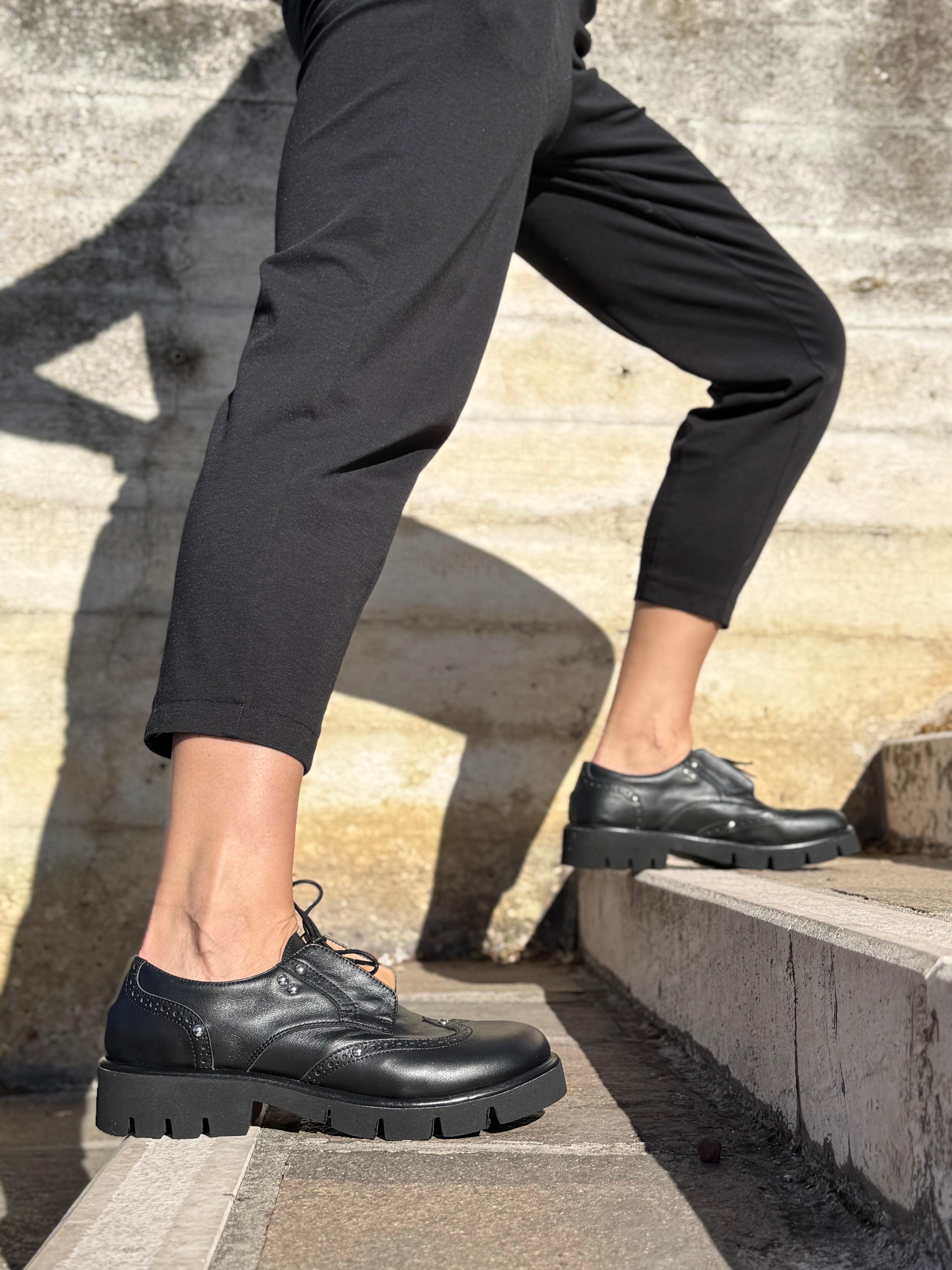 Image of Dylan Black lavorazione a sacchetto in nappa nera artigianale marchigiana