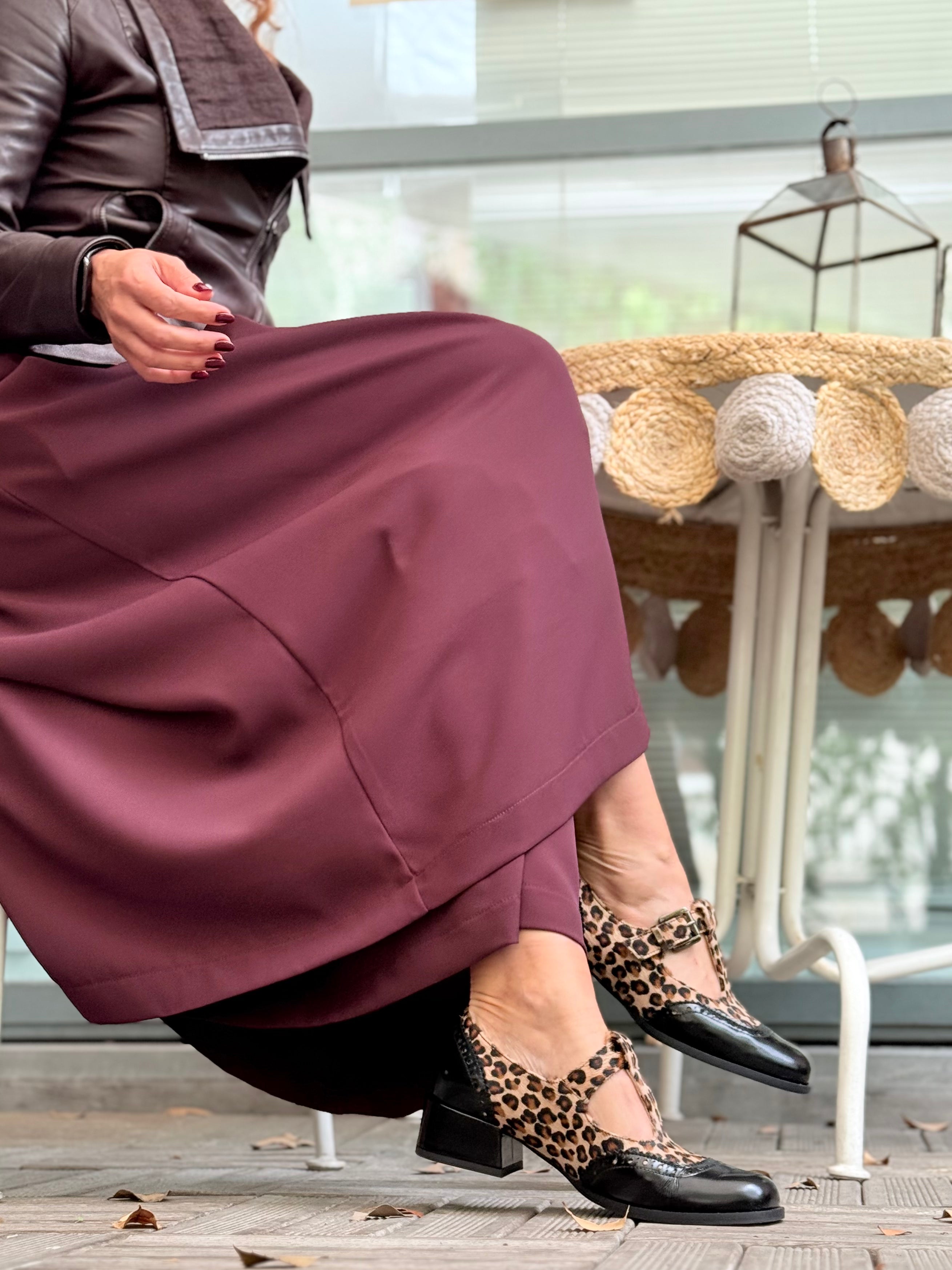 Image of Colette pony scarpina bassa t-bar in nappa cavallino e naplak nero tacco 4 lavorazione marchigiana