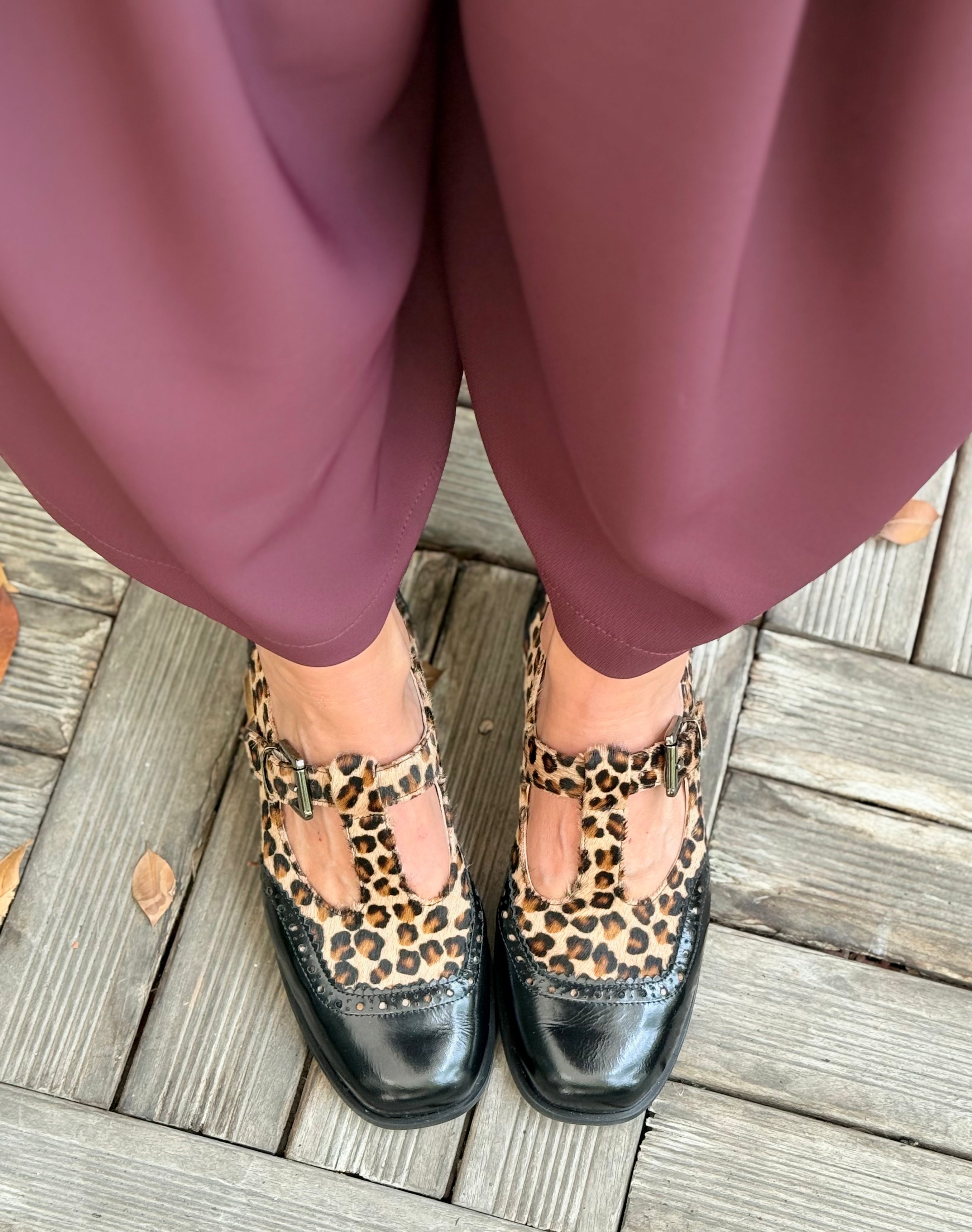 Image of Colette pony scarpina bassa t-bar in nappa cavallino e naplak nero tacco 4 lavorazione marchigiana