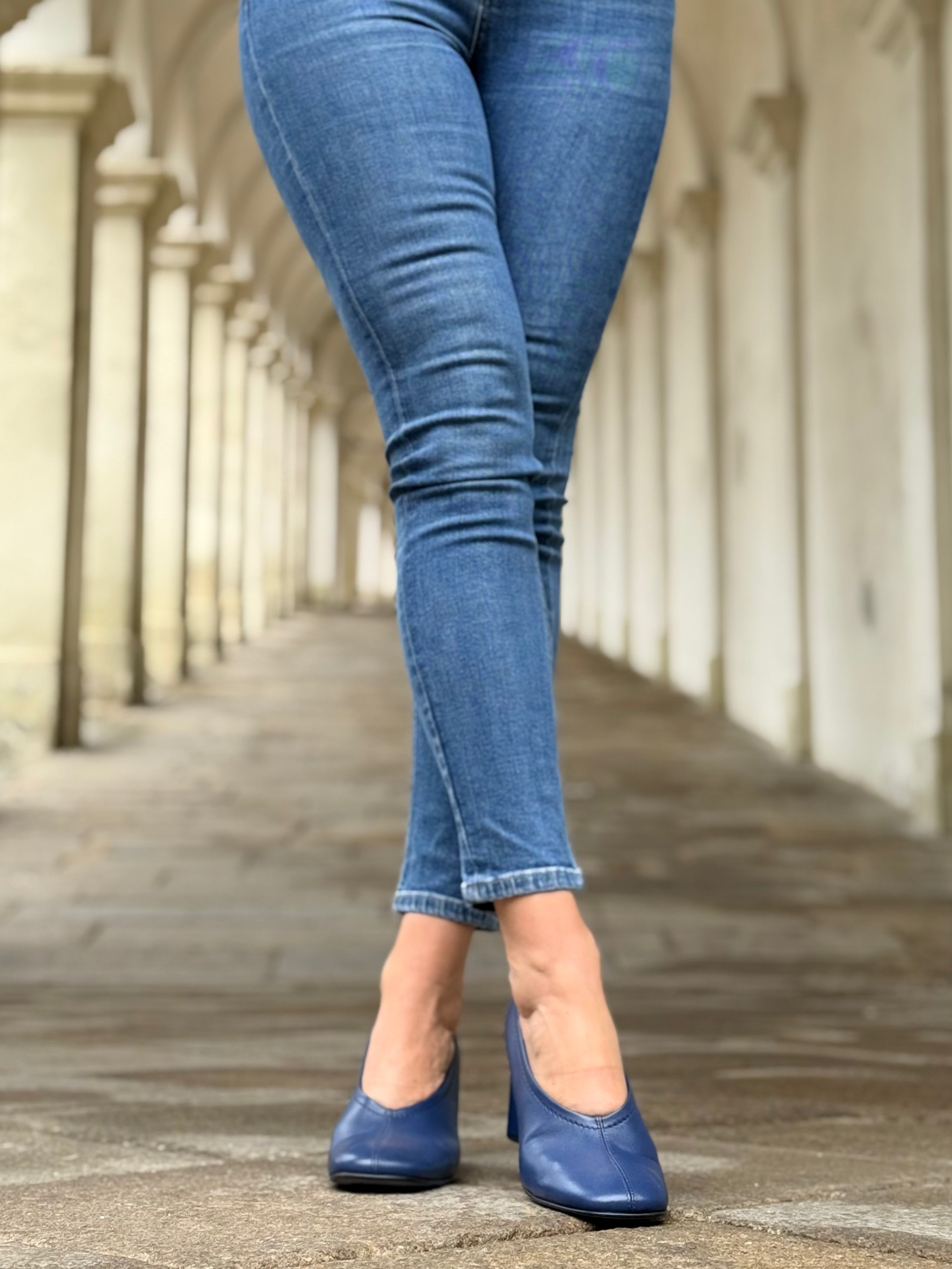 Margie Blue decollete in nappa blu navy tacco 7 artigianale marchigiana