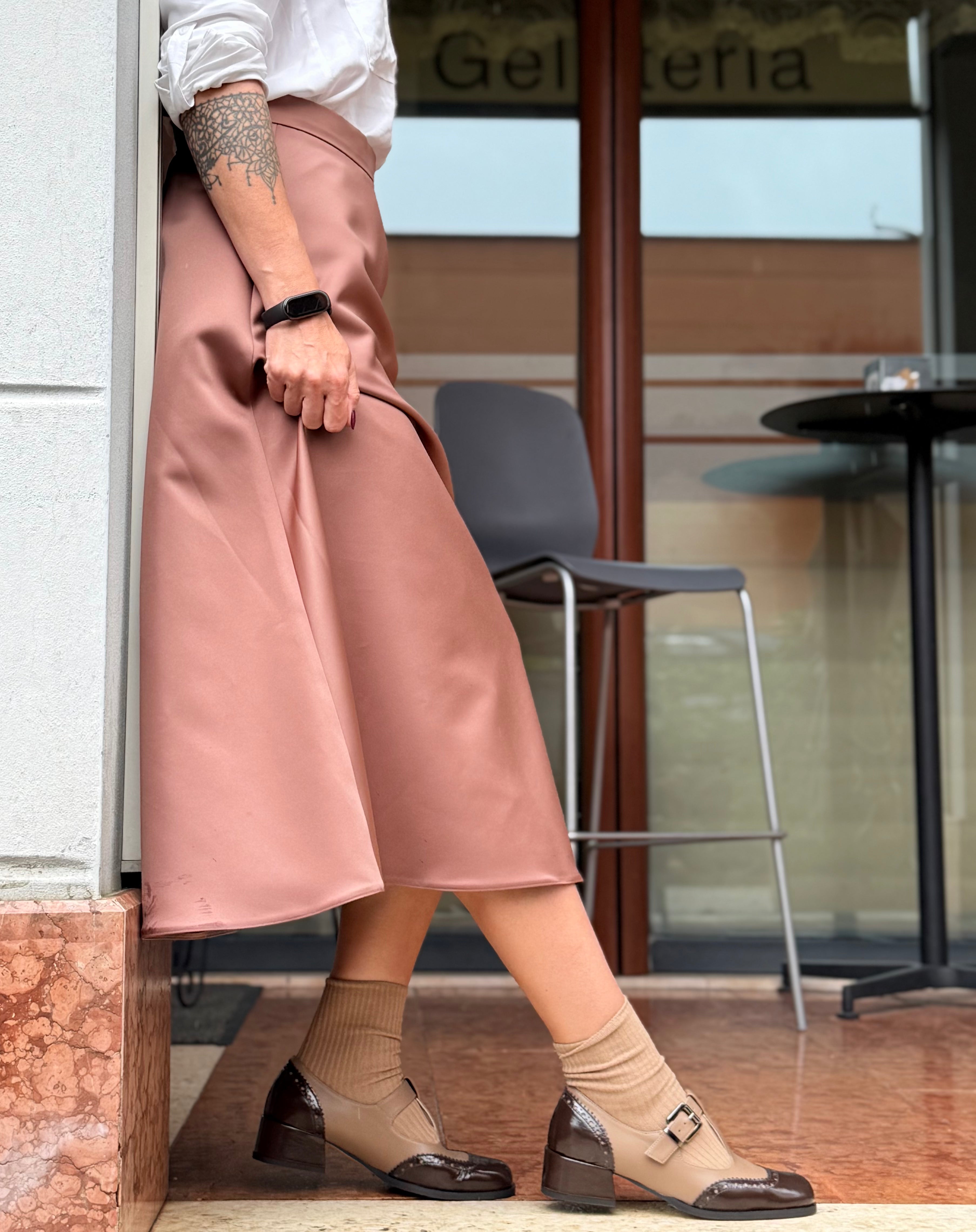 Image of Colette Hazel scarpina bassa t-bar in nappa nocciola e naplak marrone tacco 4 lavorazione marchigiana