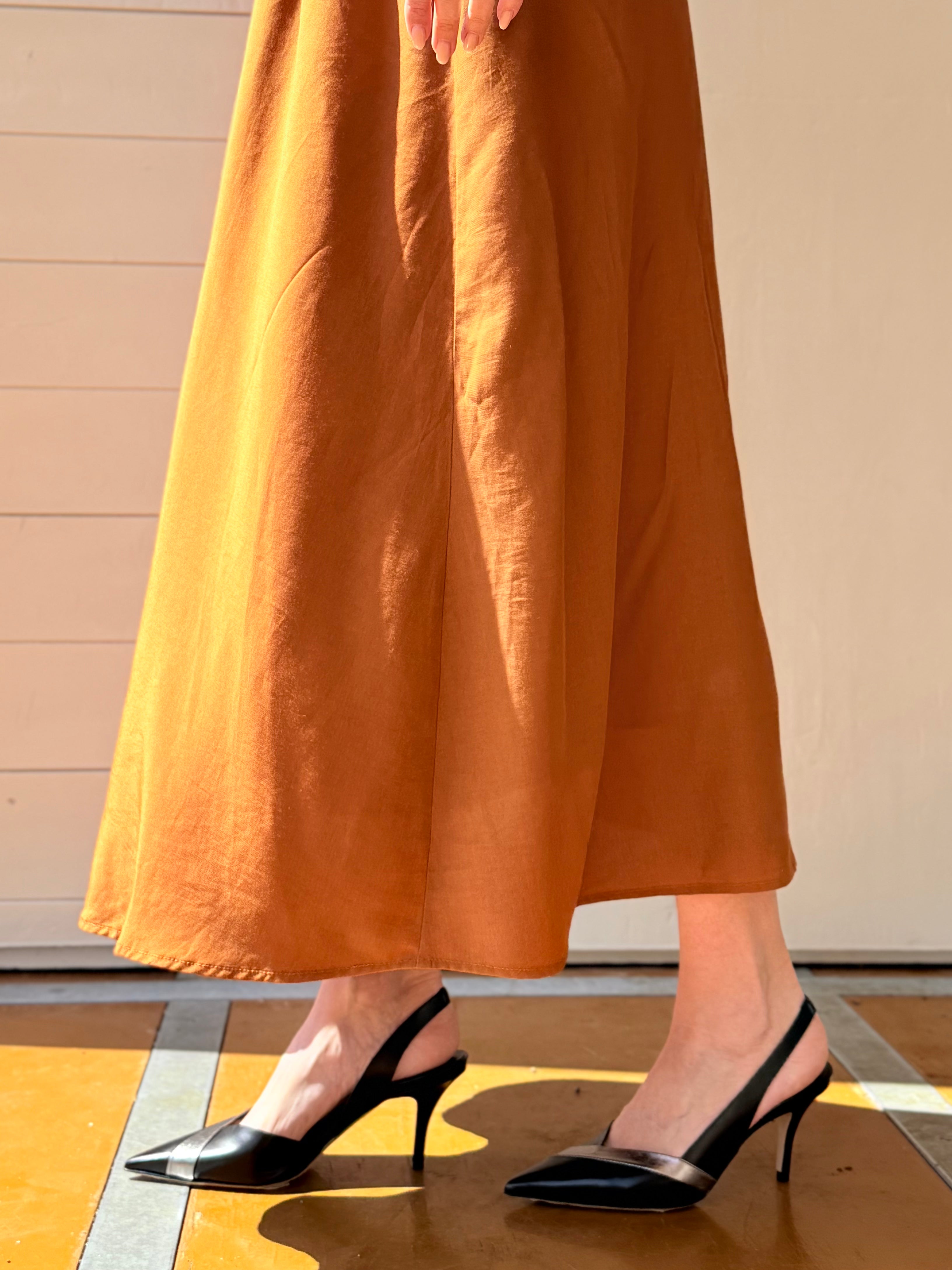 Image of Carry Black decollete a chanel in pelle nera e argento tacco 7 artigianale marchigiana