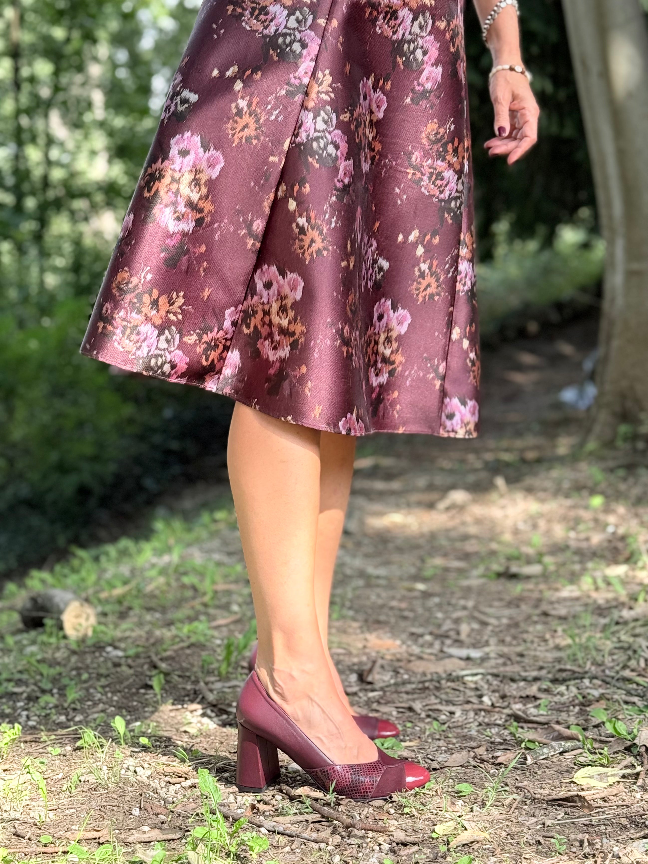 Image of Virna Bordeaux decolletè in nappa bordeaux tacco 8 cm artigianale marchigiano