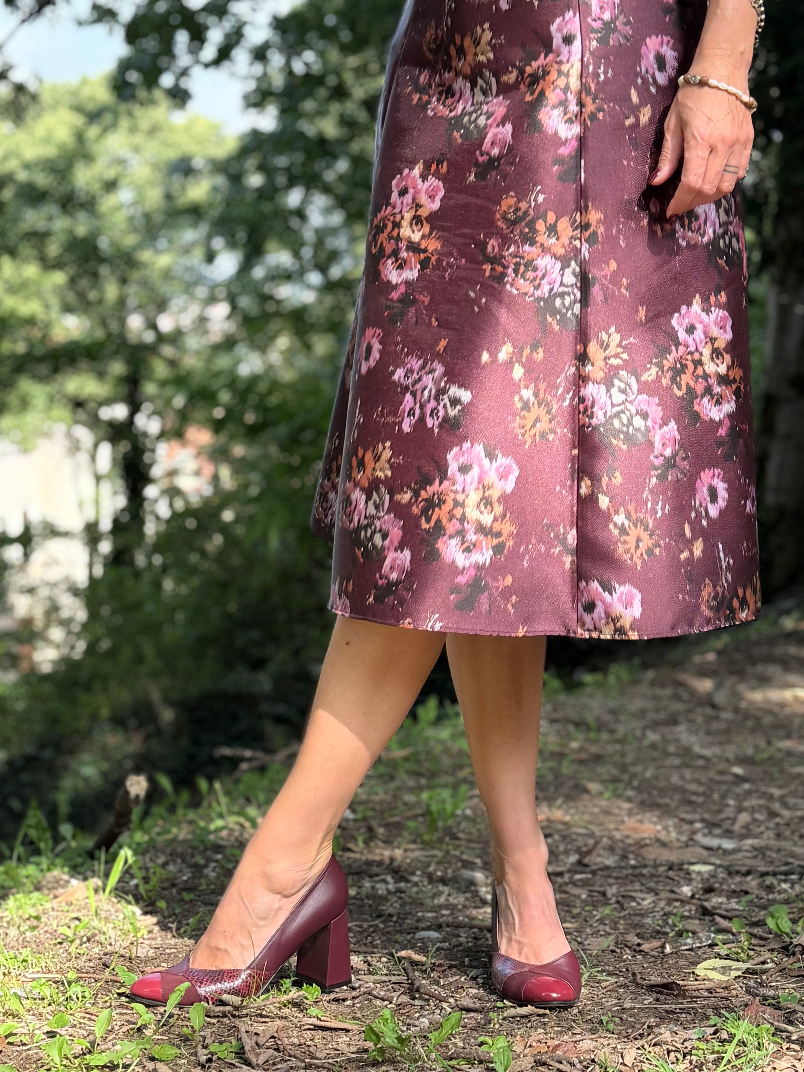 Image of Virna Bordeaux decolletè in nappa bordeaux tacco 8 cm artigianale marchigiano