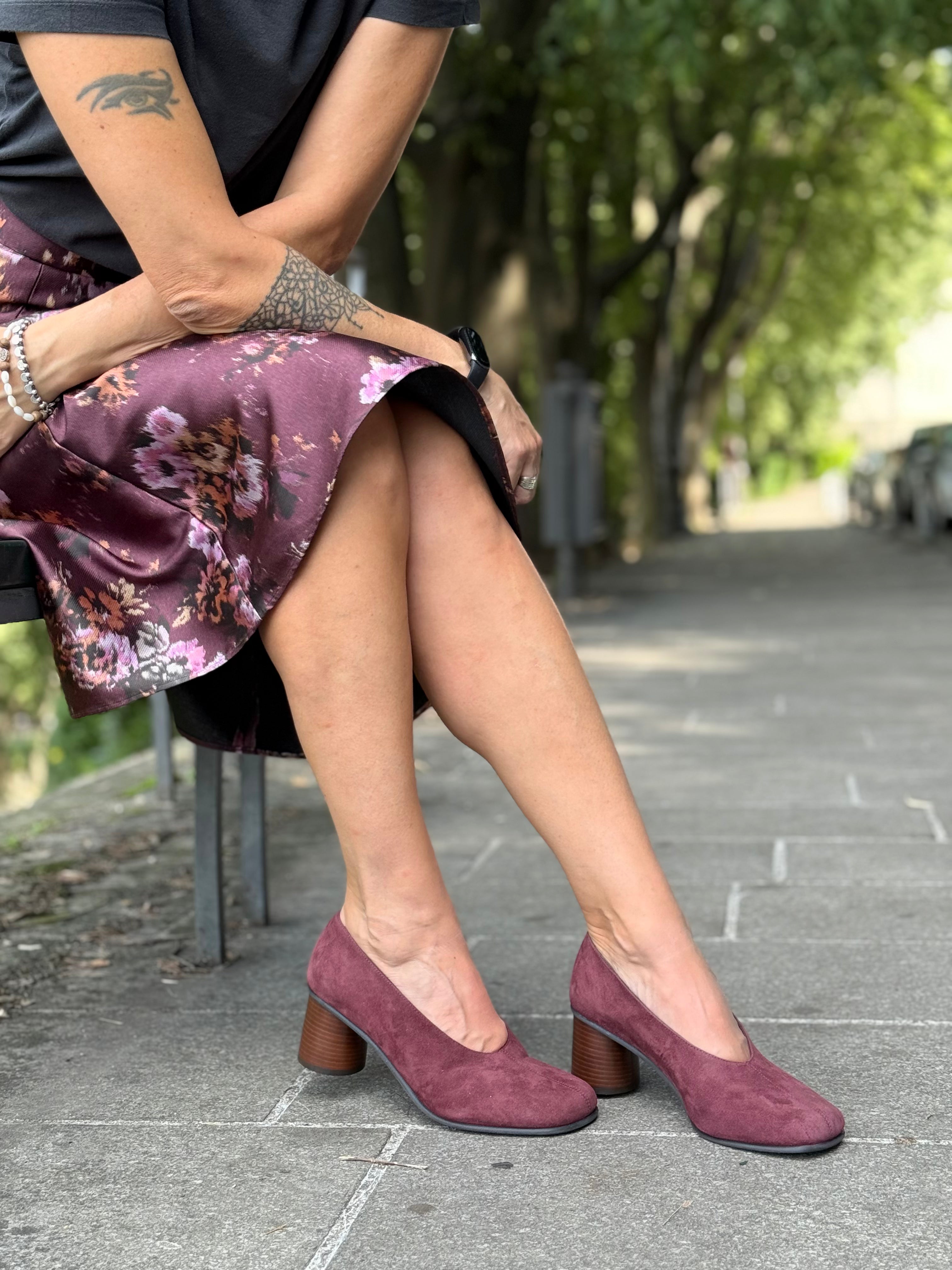 Nanny Wine decollete in camoscio bordeaux tacco 6 artigianale toscana