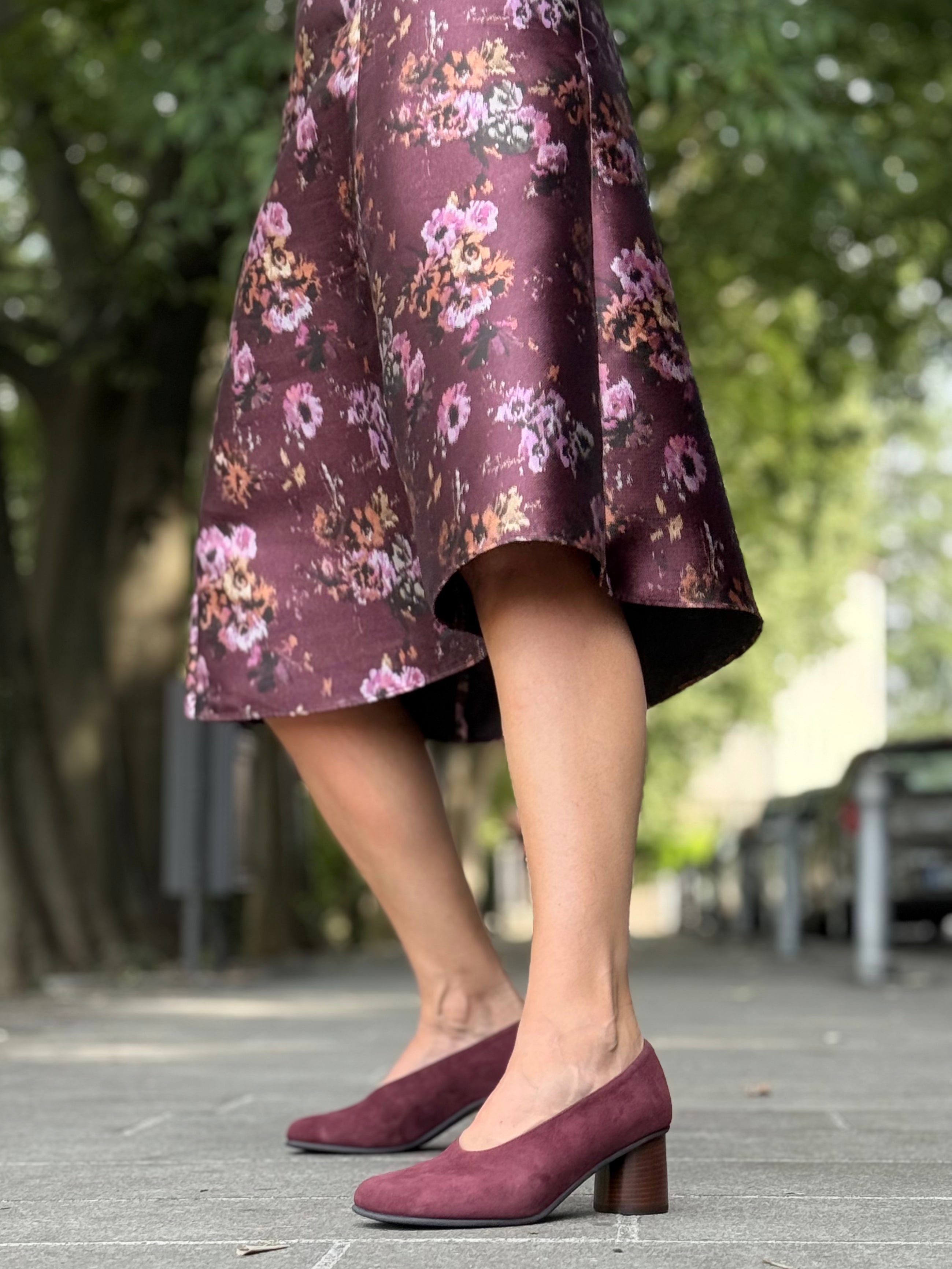 Image of Nanny Wine decollete in camoscio bordeaux tacco 6 artigianale toscana