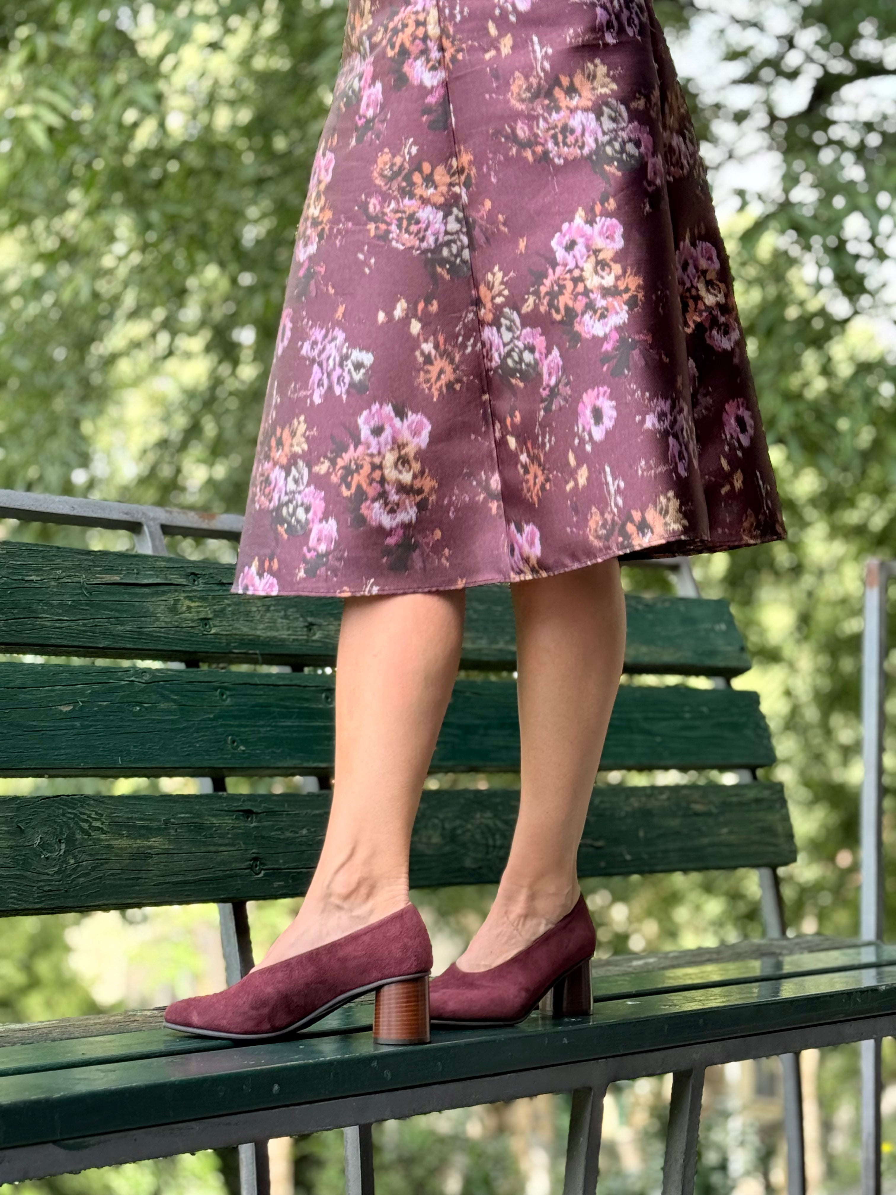 Image of Nanny Wine decollete in camoscio bordeaux tacco 6 artigianale toscana