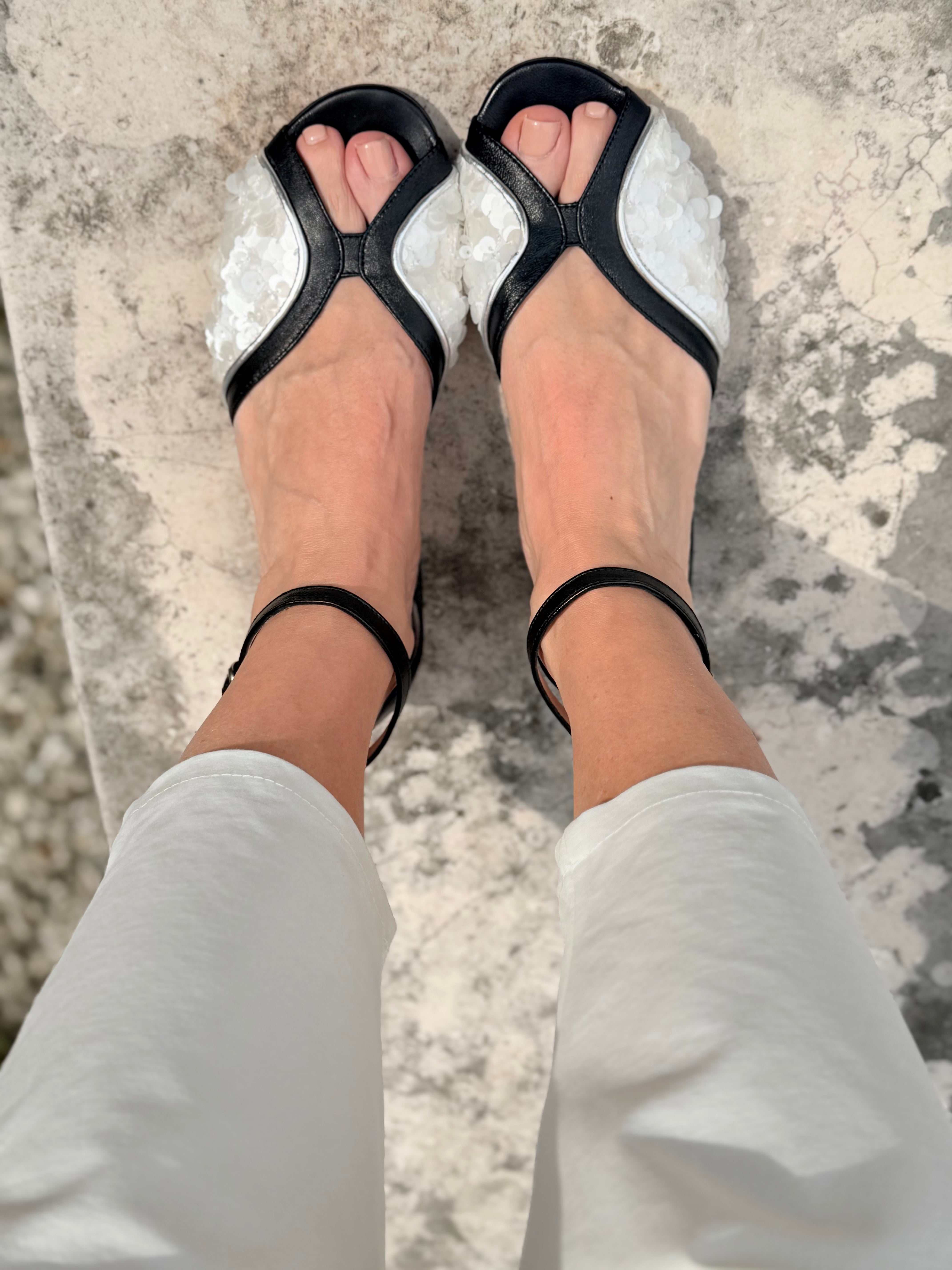 Image of Rolly Black sandalo basso in nappa nera e pailettes bianche tacco 2 artigianale toscana