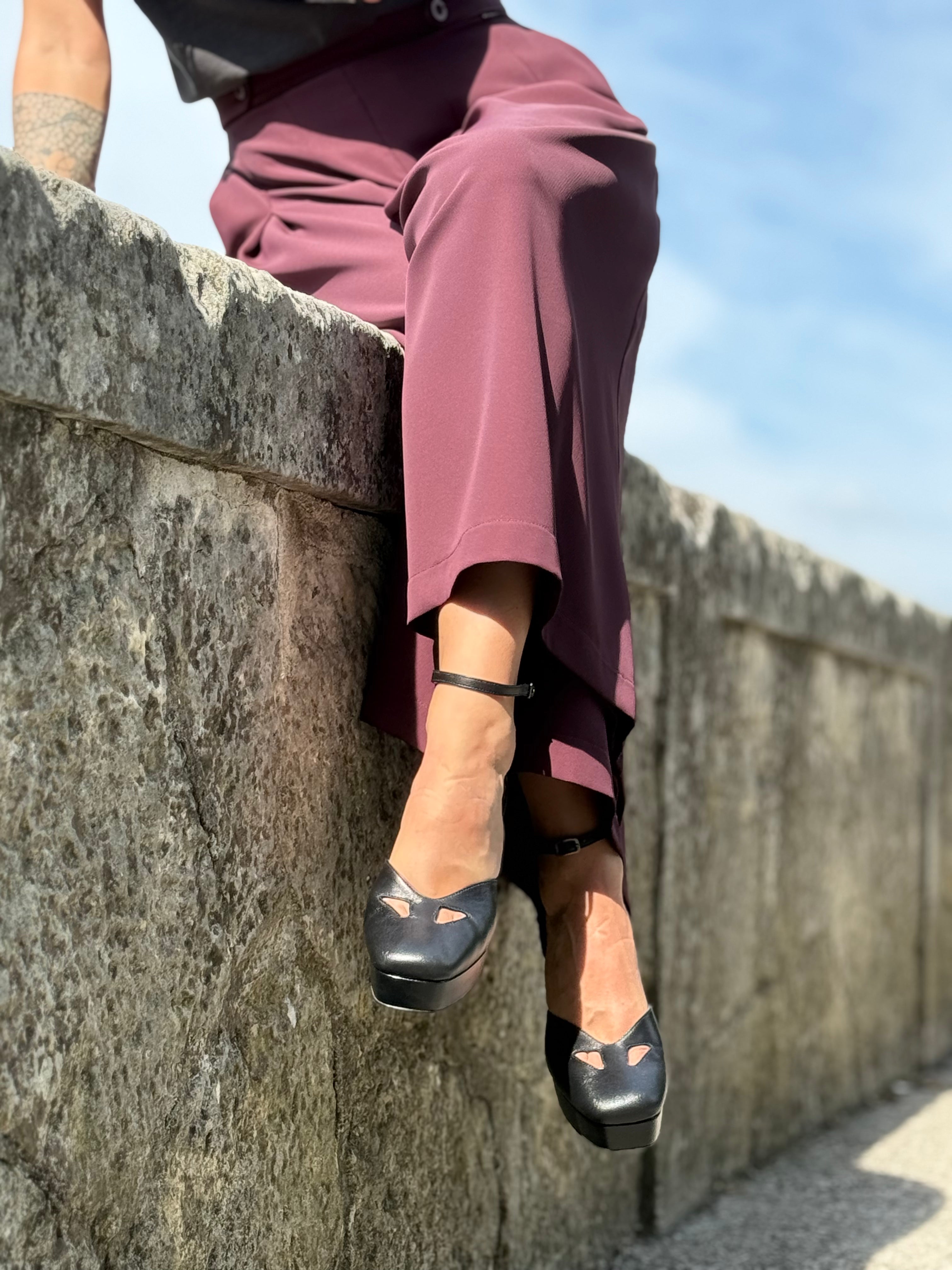 Image of Dolly Black decollete in nappa nera con cinturino - tacco 8.5 - artigianale marchigiana