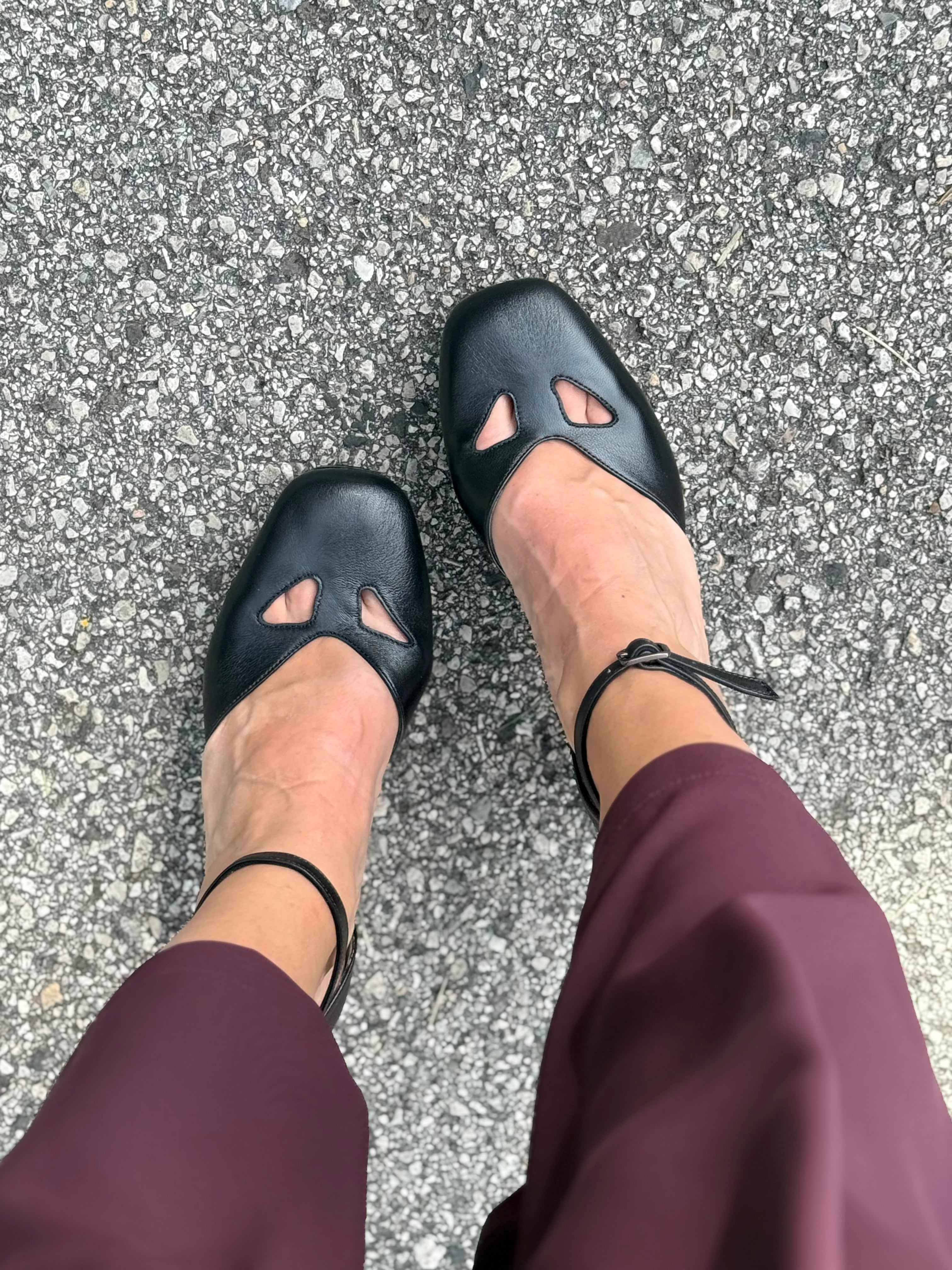 Image of Dolly Black decollete in nappa nera con cinturino - tacco 8.5 - artigianale marchigiana