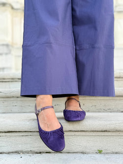Image of Minosse Purple ballerina in camoscio viola con cinturino tacco 1.5 cm artigianale marchigiana