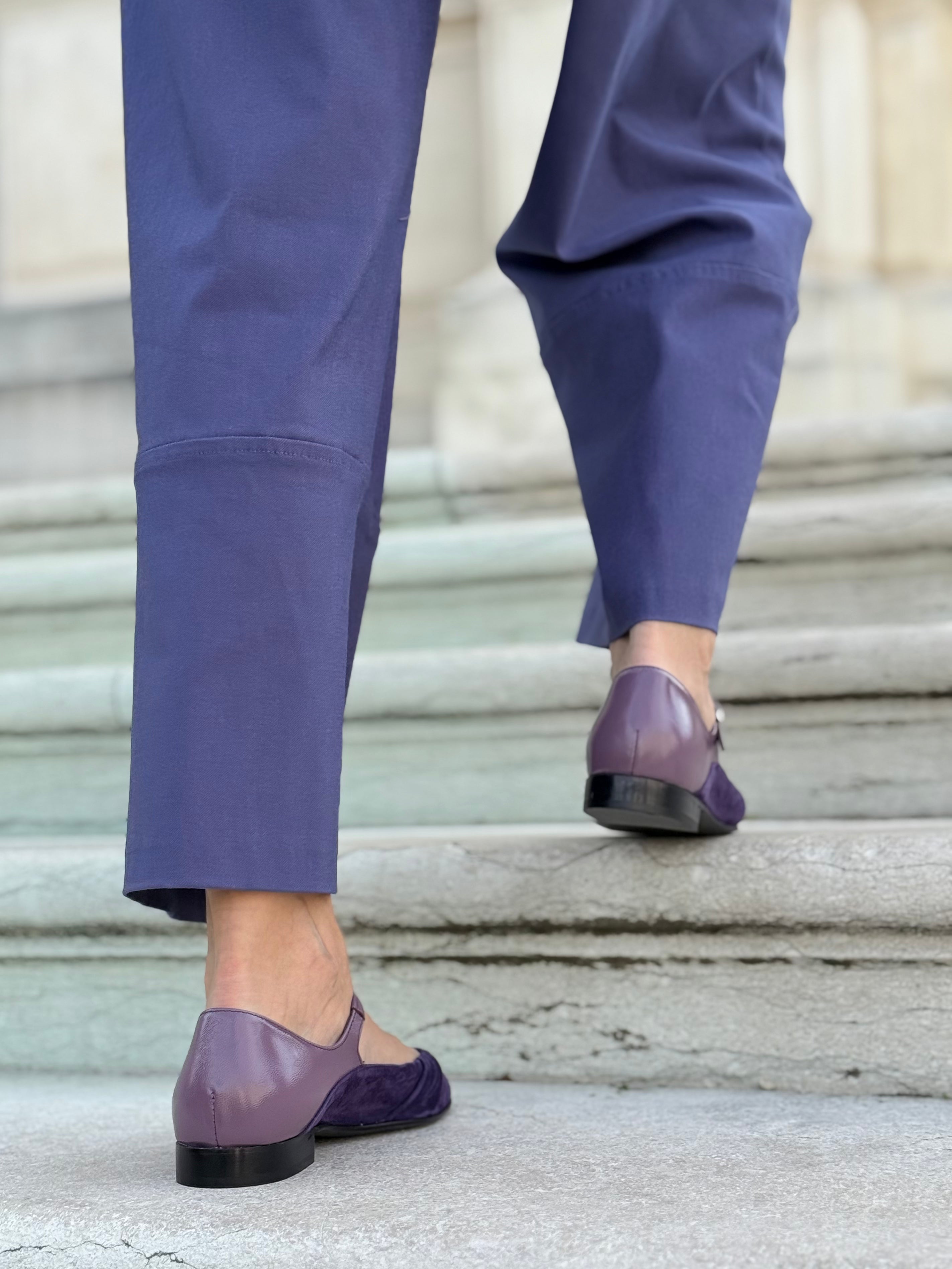 Image of Minosse Purple ballerina in camoscio viola con cinturino tacco 1.5 cm artigianale marchigiana