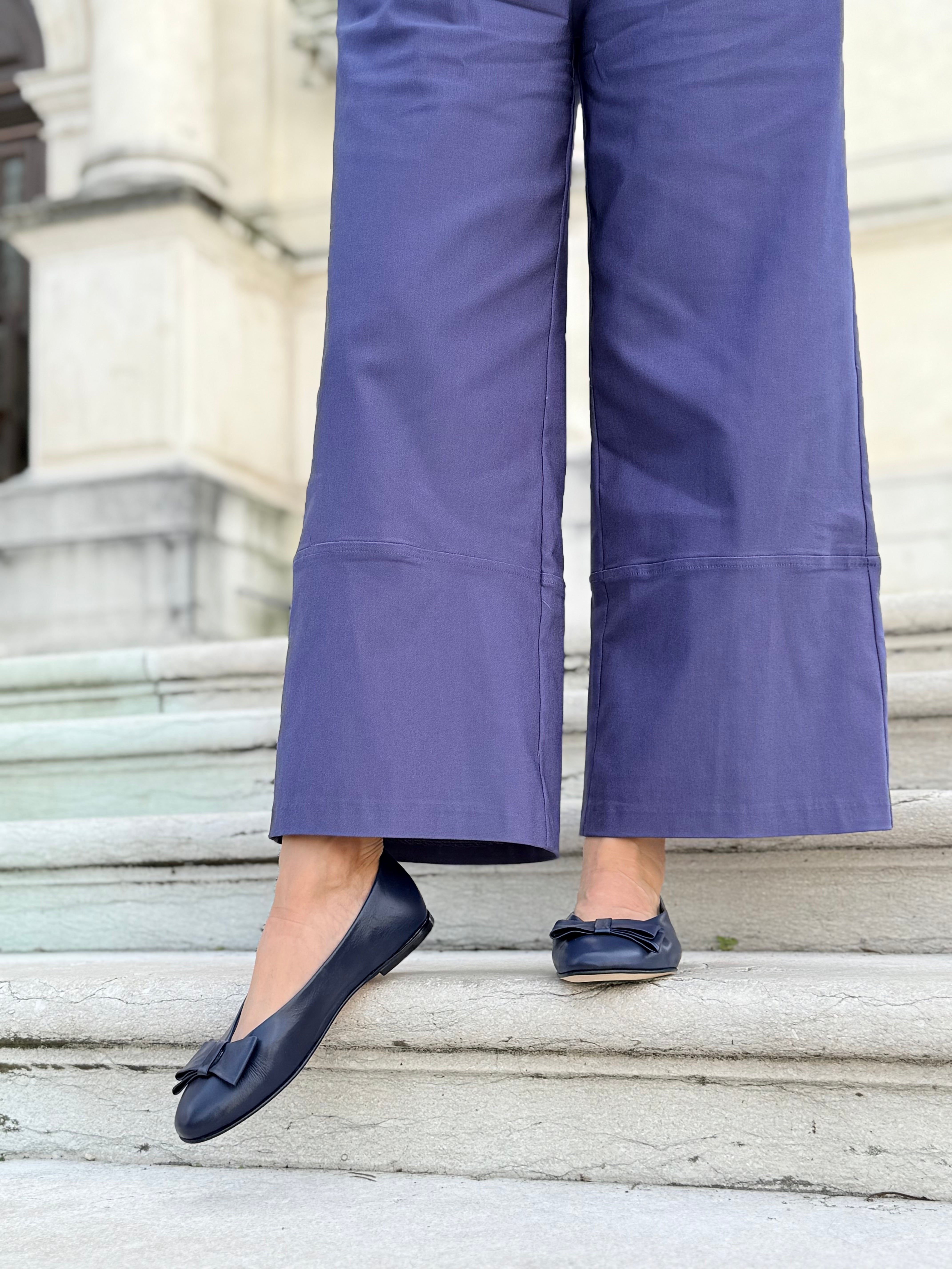 Frack Blue ballerina a sacchetto in nappa blu lavorazione artigianale marchigiana
