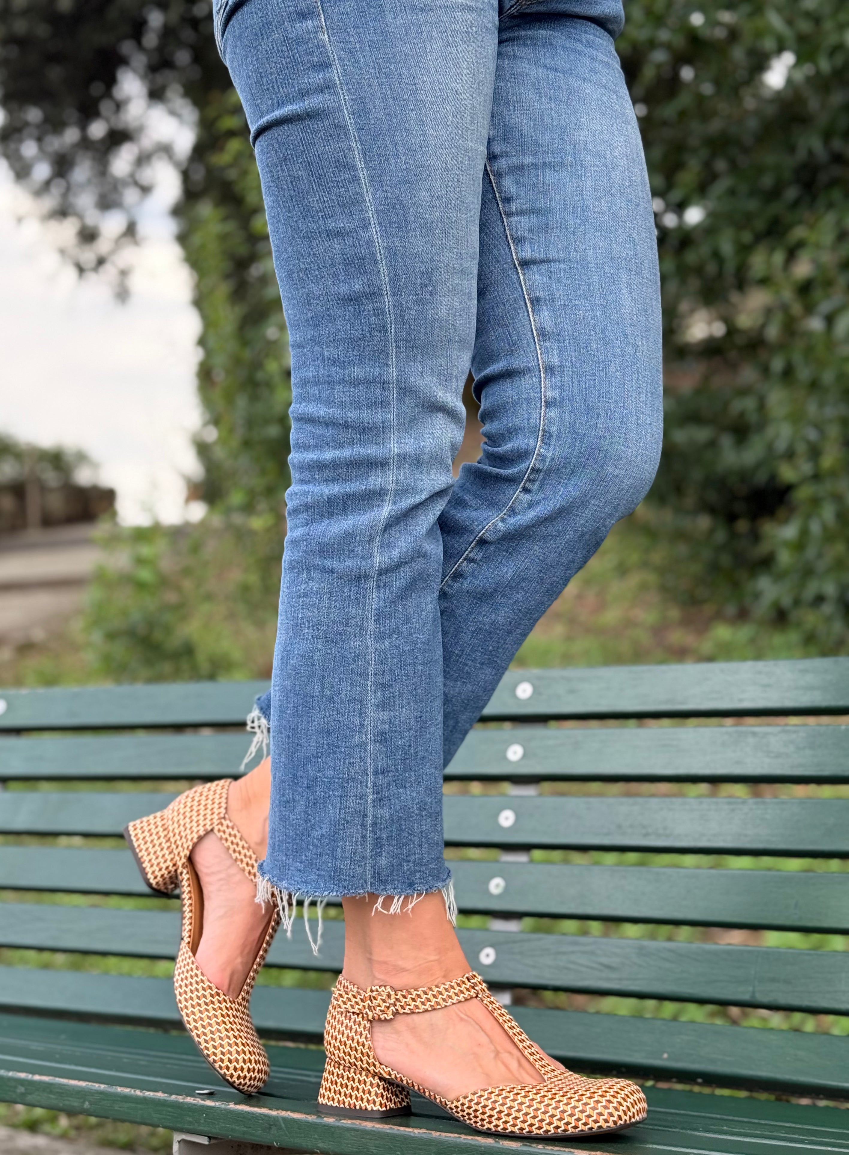 Image of Laos Kubic decollete t-bar in pelle stampata multicolore tacco 3.5cm t-bar lagattaconglistivali