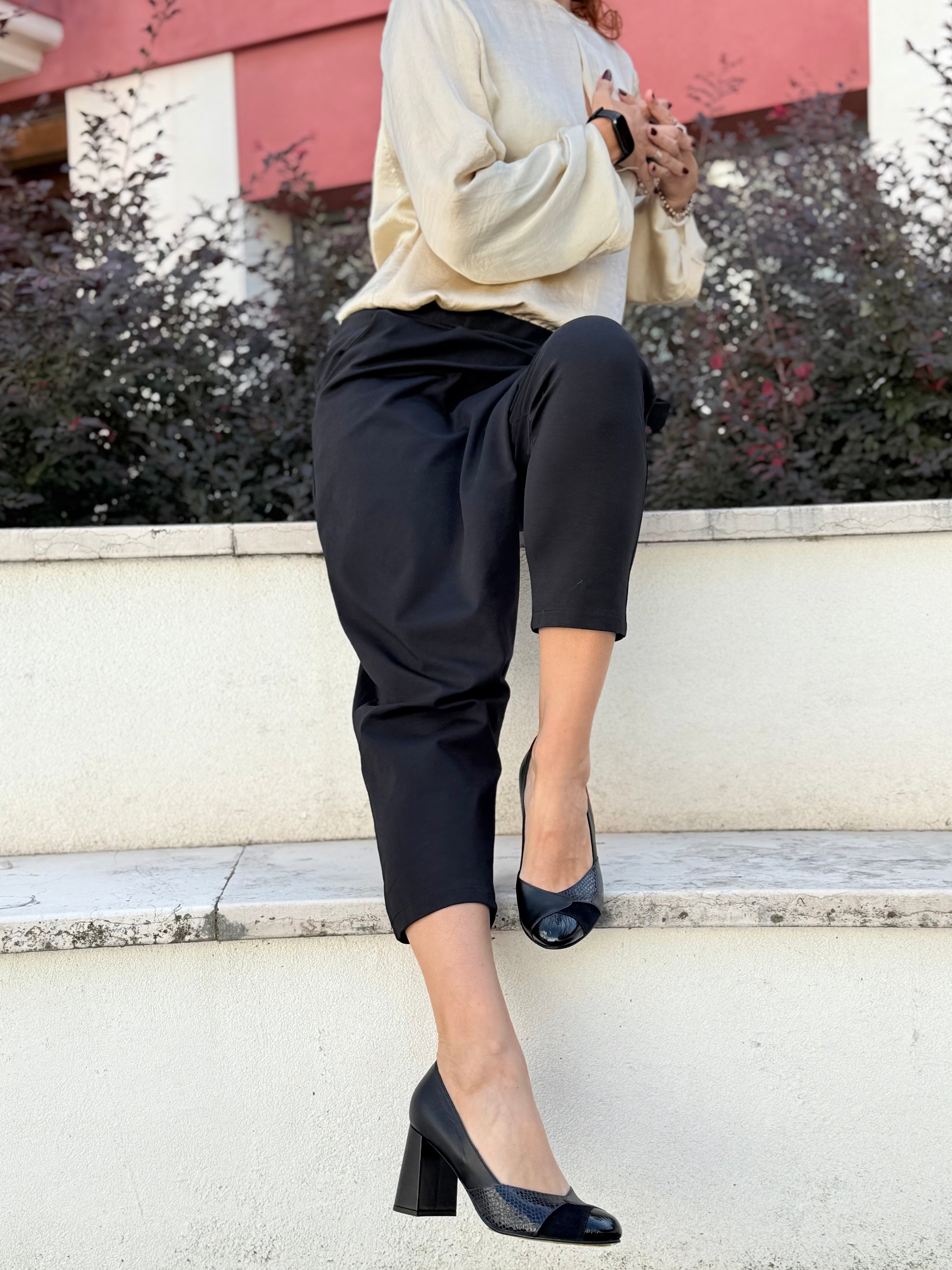 Image of Virna  Black decolletè in nappa nera tacco 8 cm artigianale marchigiano