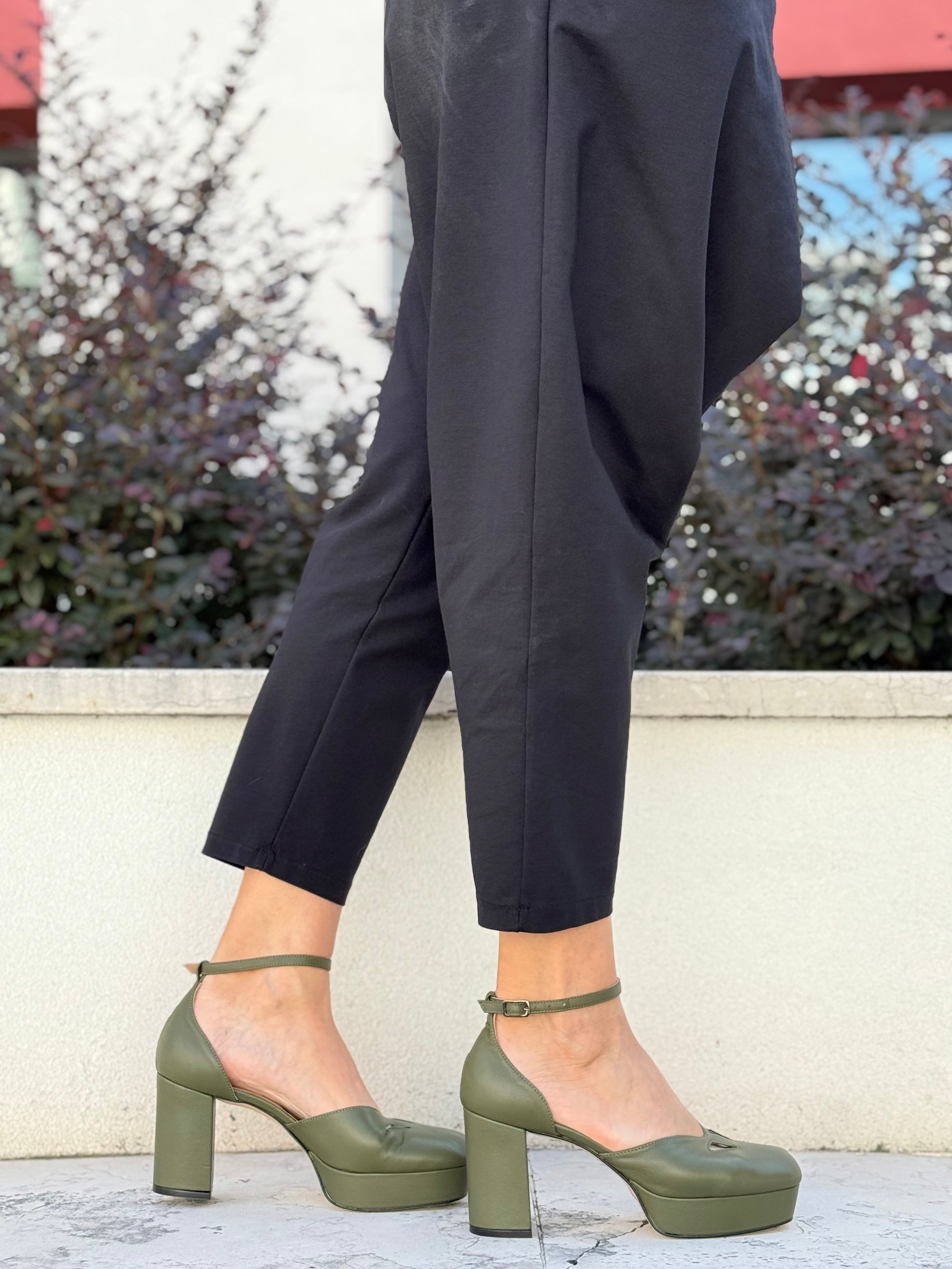 Dolly Mili decollete in nappa verde militare con cinturino - tacco 8.5 - artigianale marchigiana