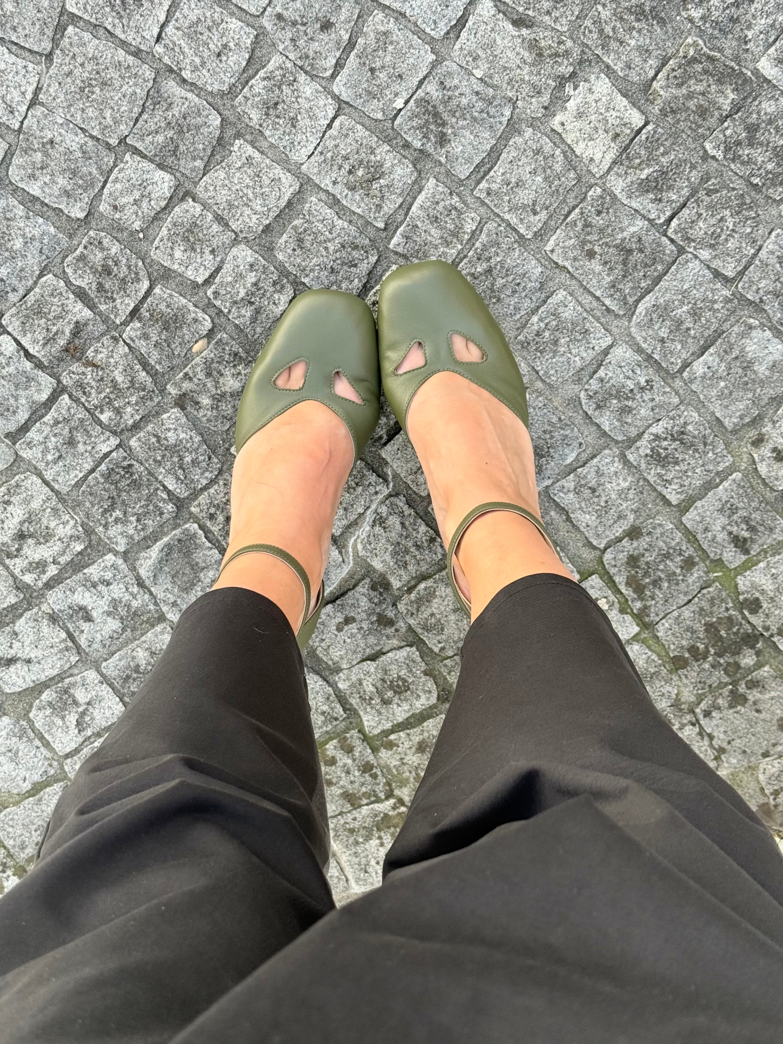 Image of Dolly Mili decollete in nappa verde militare con cinturino - tacco 8.5 - artigianale marchigiana