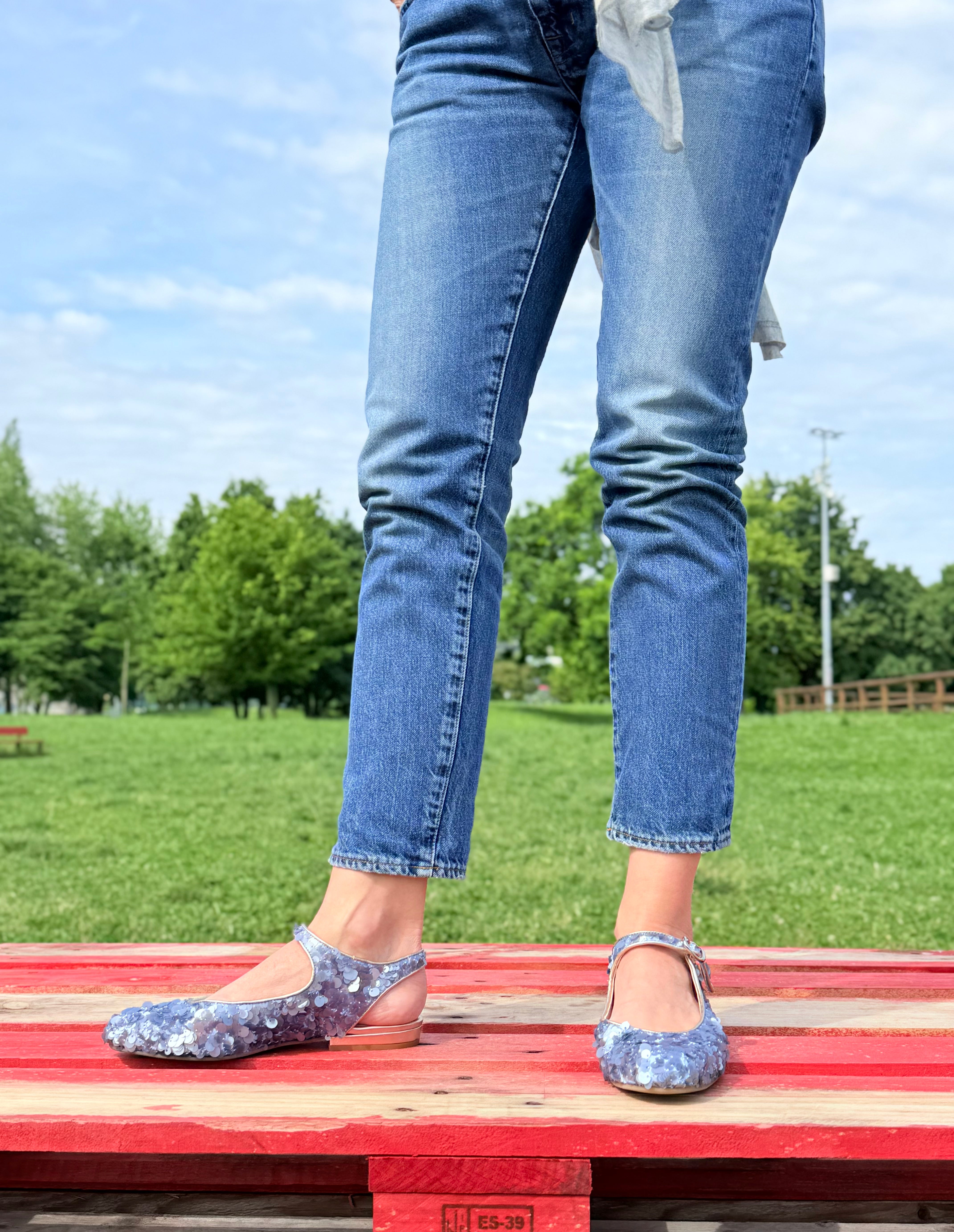 Image of VEG Arlene Cielo ballerina slingback con pailette azzurre artigianale toscana