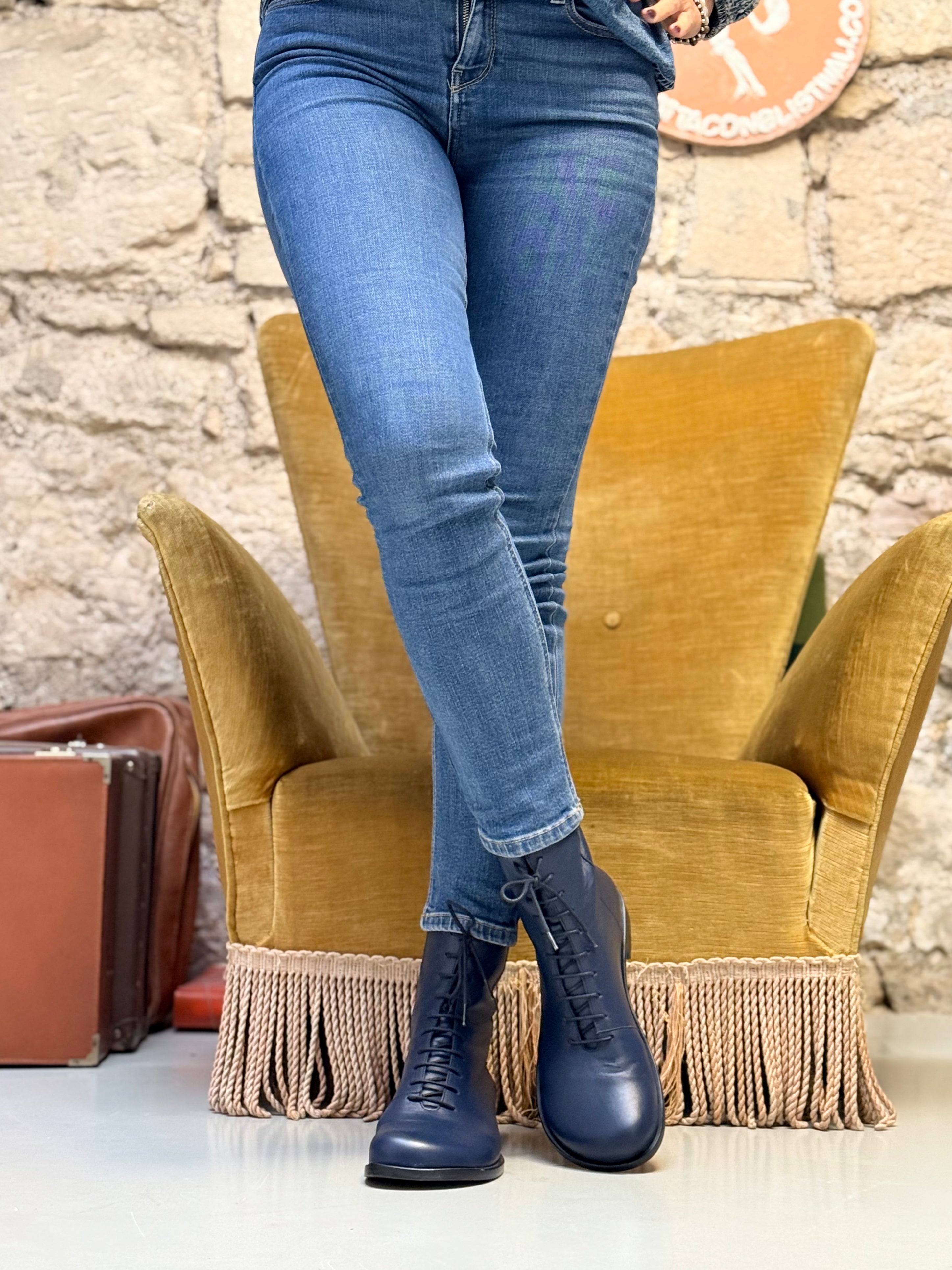 Image of Ozzy Ocean stivaletto allacciato in nappa blu con cerniera artigianale