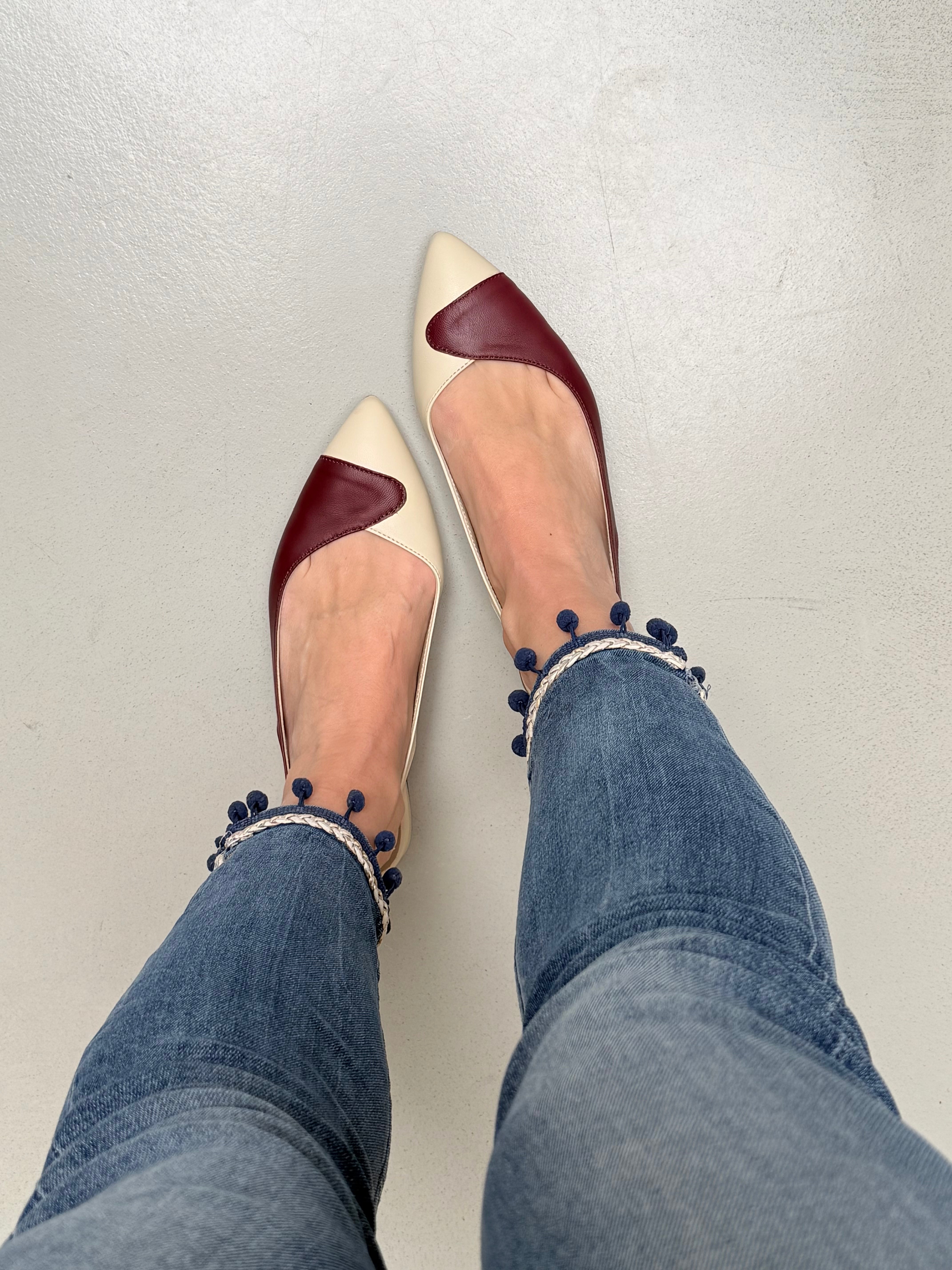 Image of Delan Crema ballerina chanel in nappa panna e bordeaux  con tacco 2 cm. artigianale pugliese