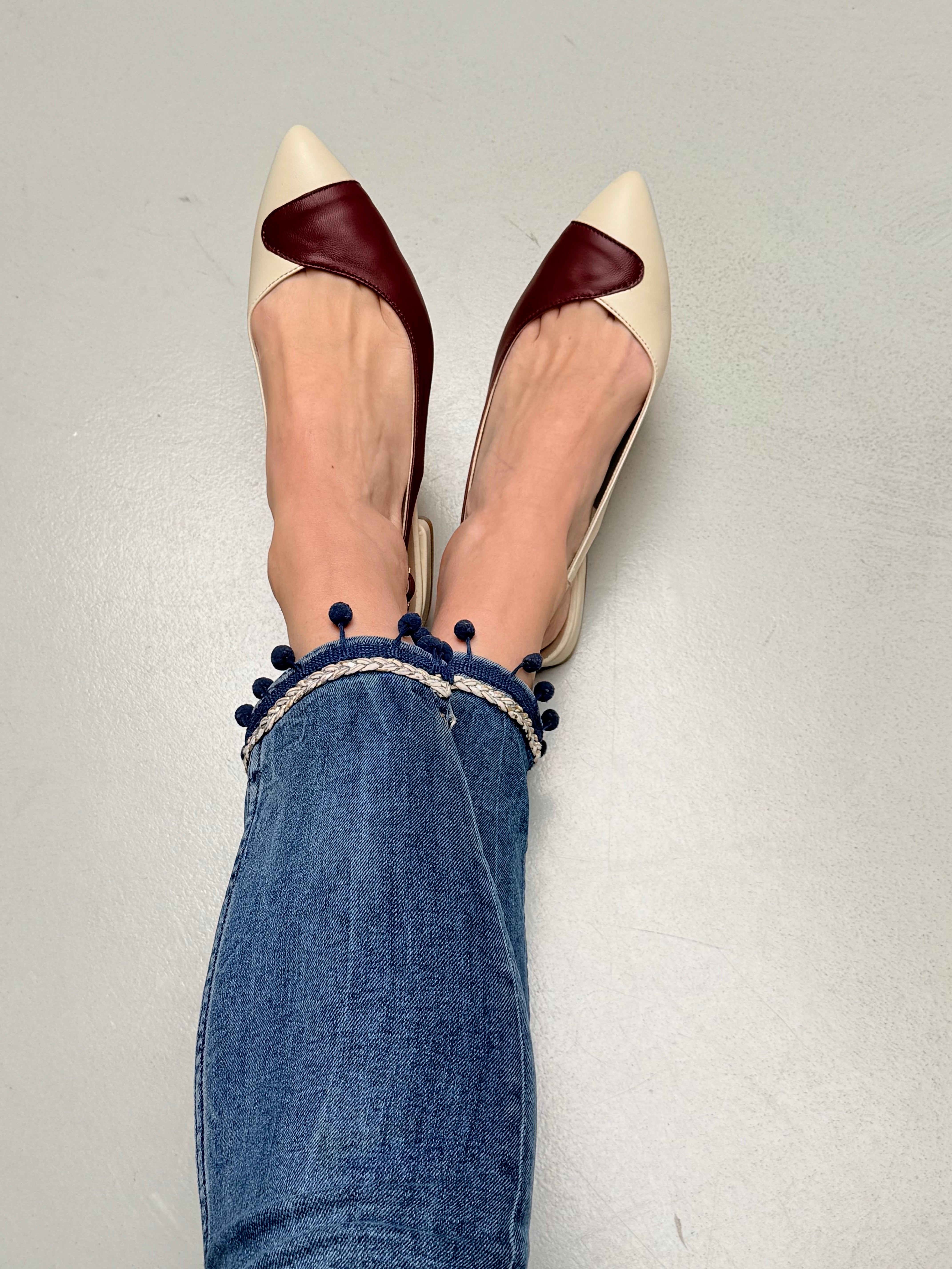 Image of Delan Crema ballerina chanel in nappa panna e bordeaux  con tacco 2 cm. artigianale pugliese