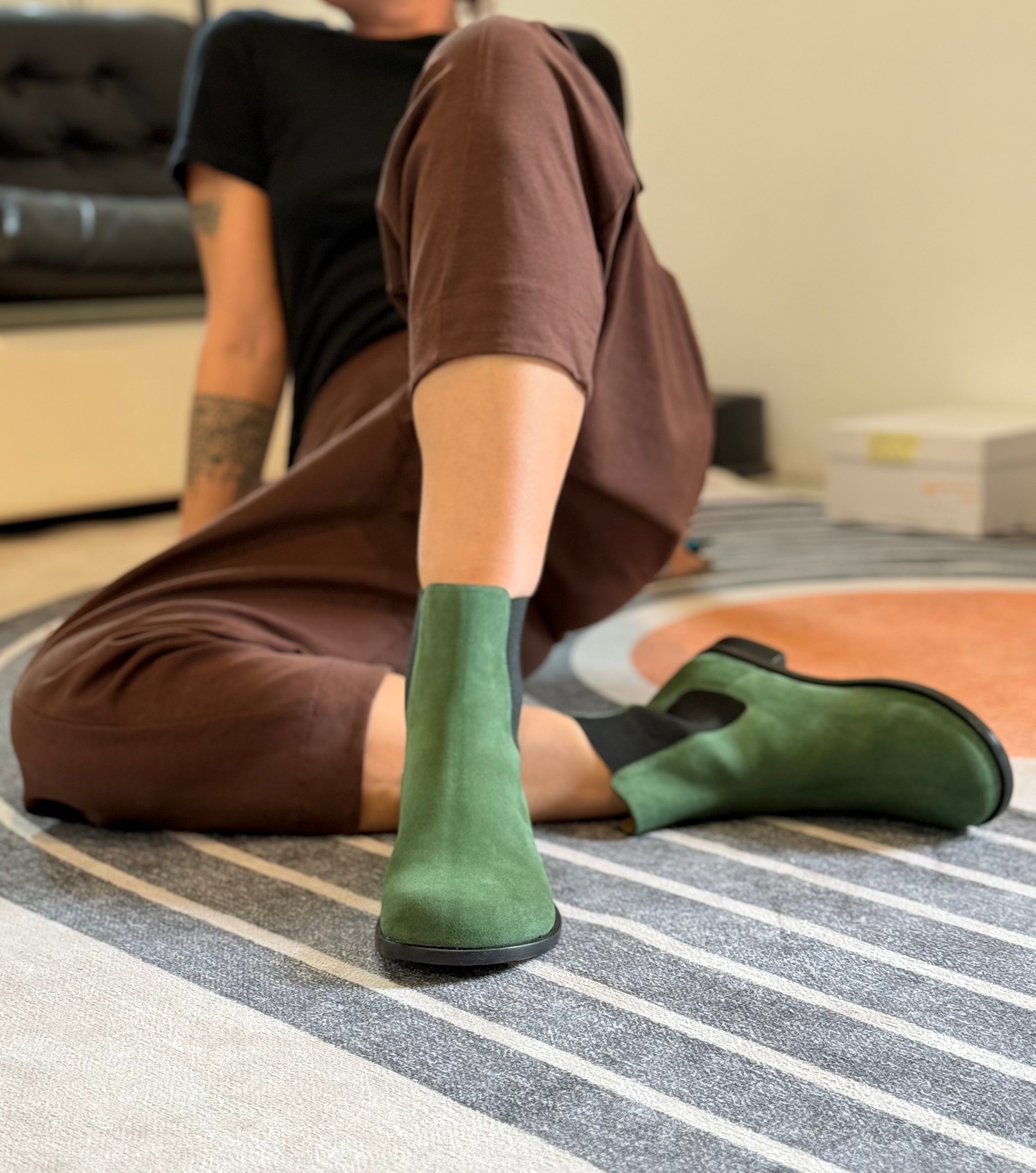 Image of Sugar Green stivaletto beatles in camoscio verde menta artigianale