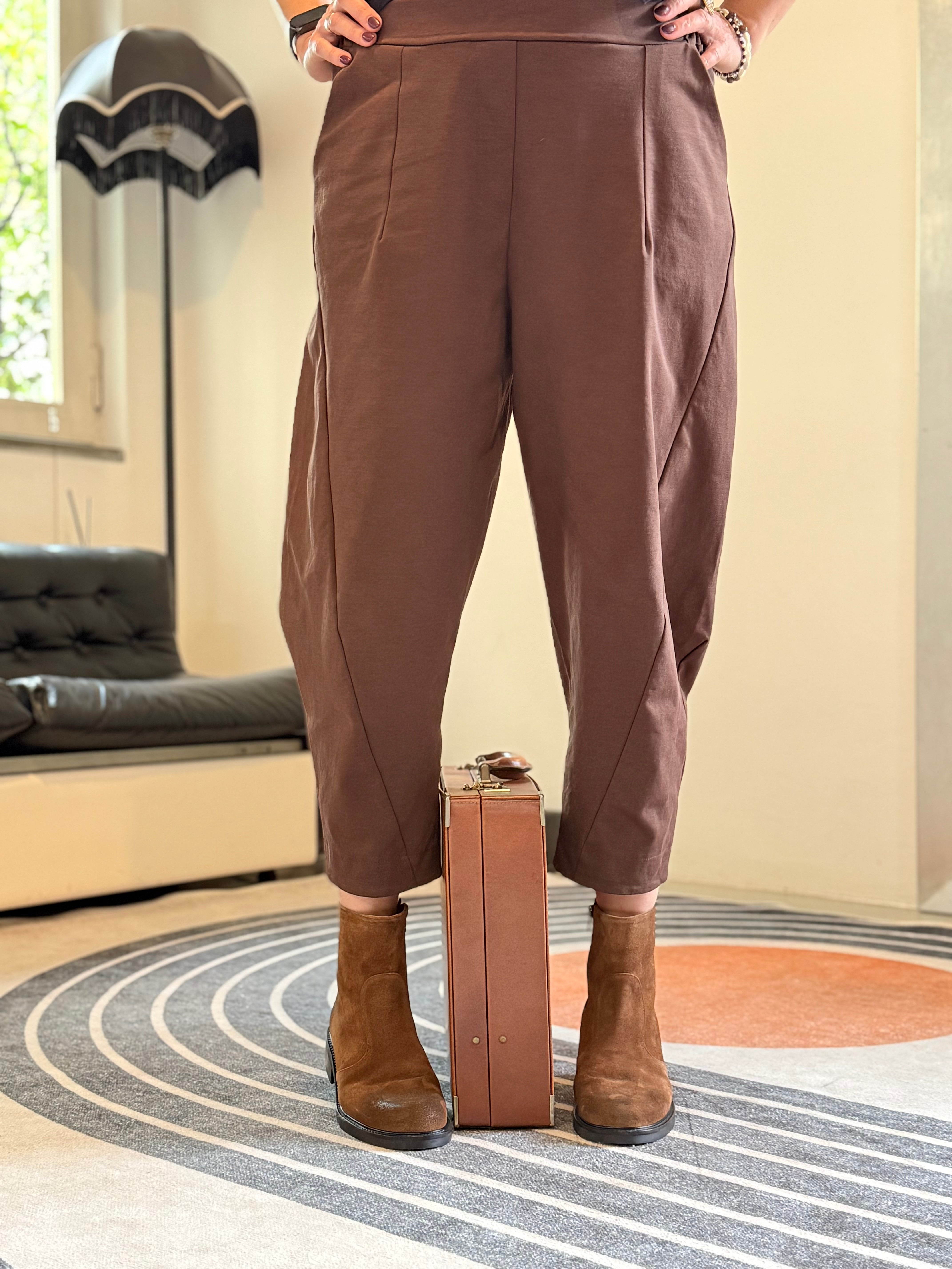 Image of Camelot Cuoio stivaletto in crosta di camoscio marrone con cerniera artigianale toscana