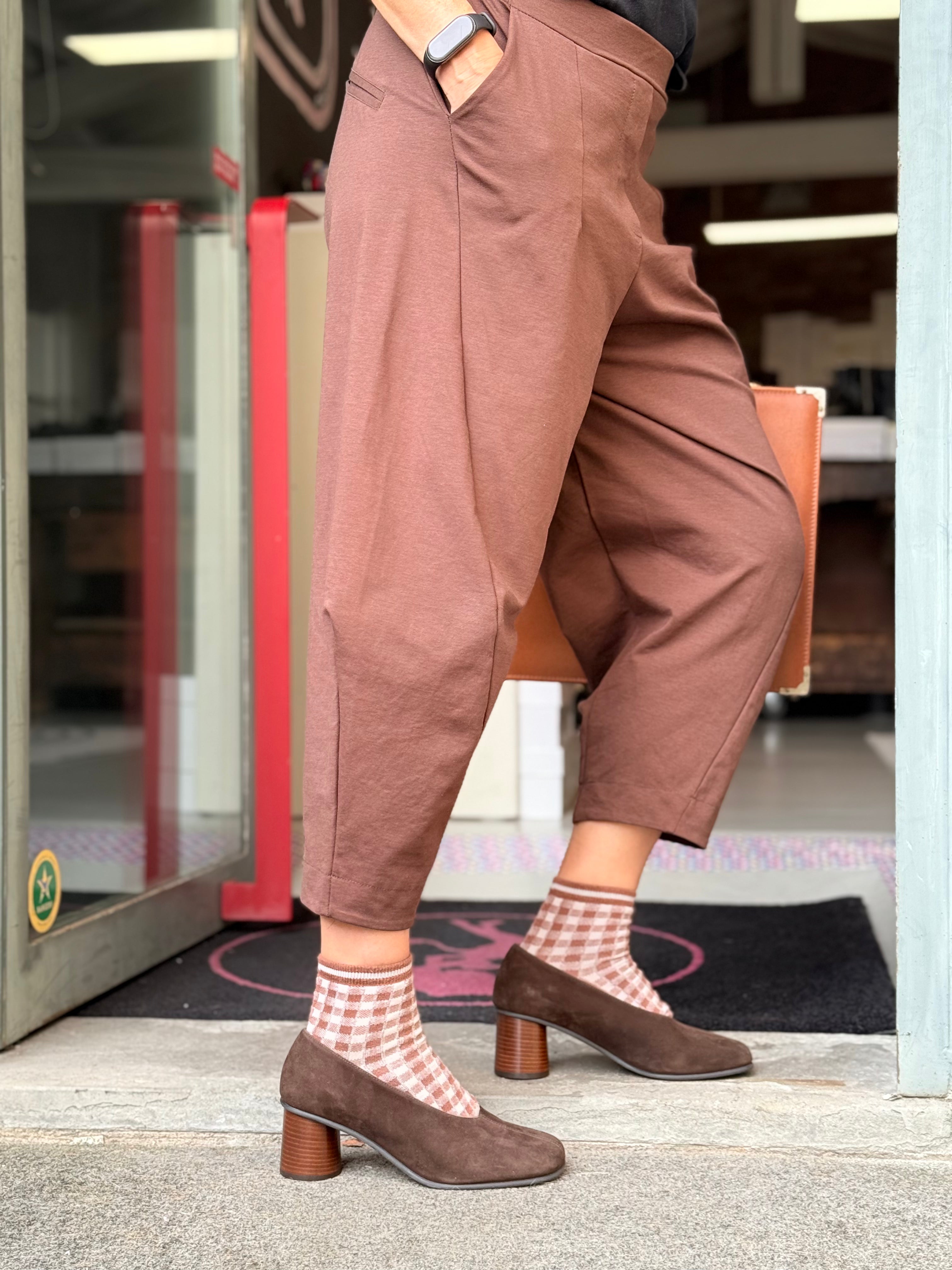 Image of Nanny Moro decollete in camoscio marrone tacco 6 artigianale toscana