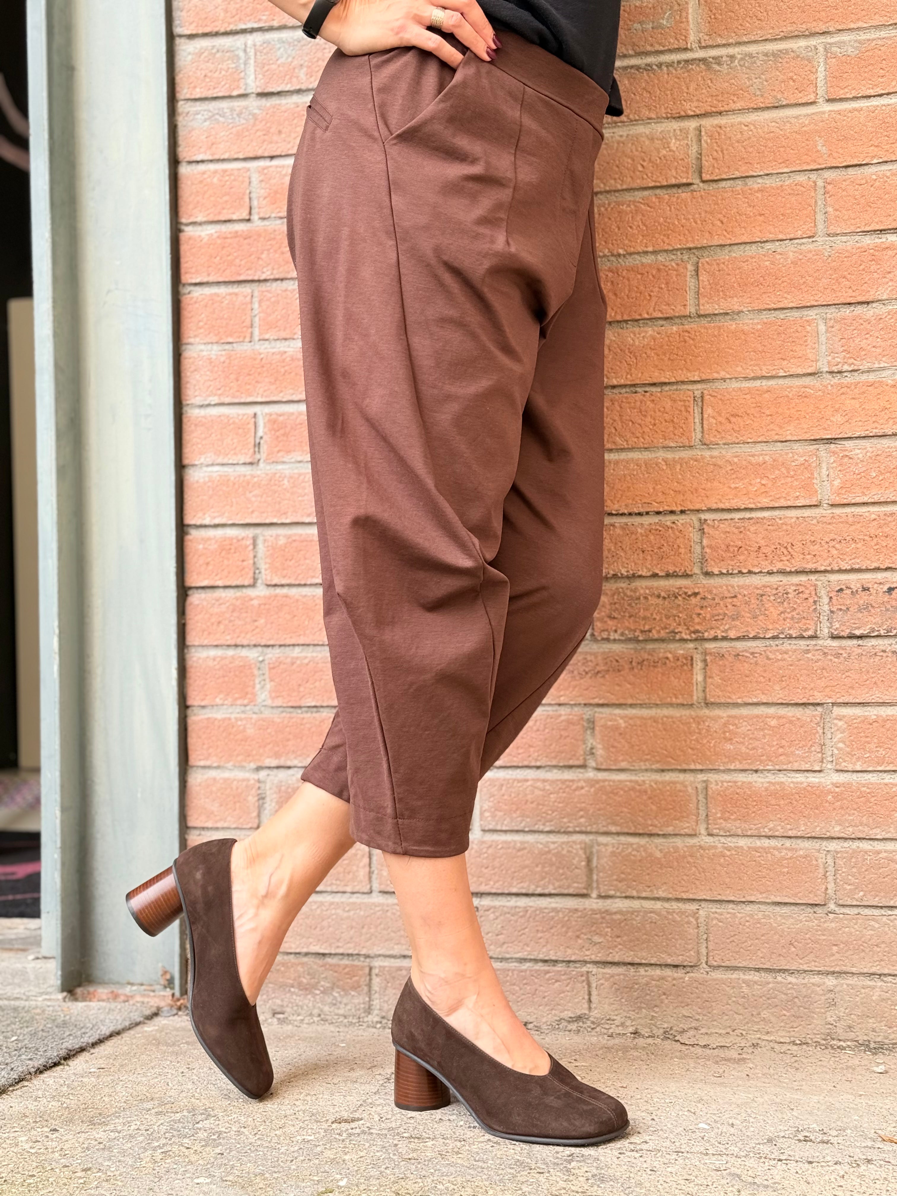 Image of Nanny Moro decollete in camoscio marrone tacco 6 artigianale toscana