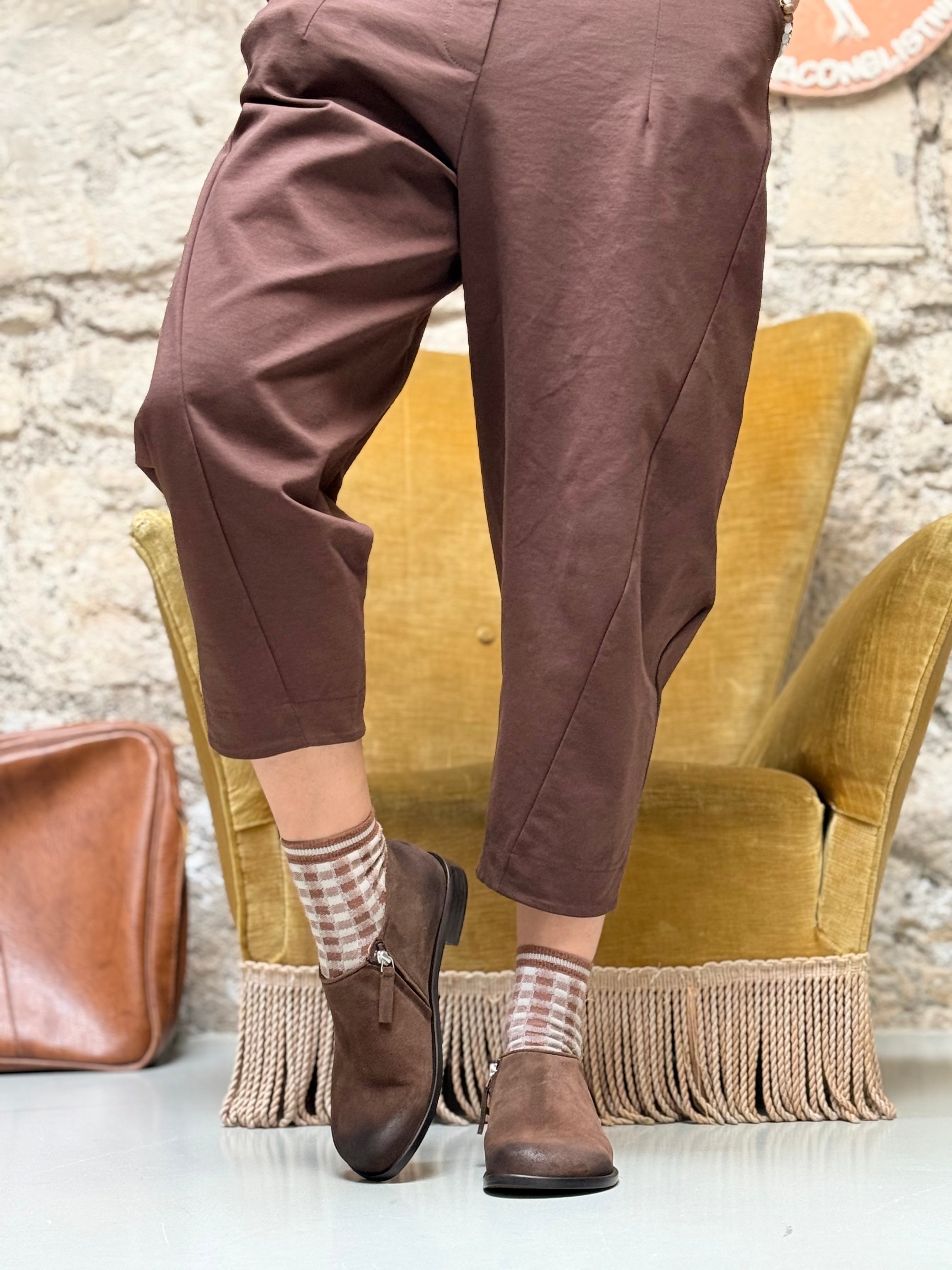 Levante Brown  scarpa bassa in crosta marrone con cerniera tacco 2 cm artigianale