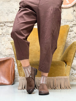 Image of Levante Brown  scarpa bassa in crosta marrone con cerniera tacco 2 cm artigianale