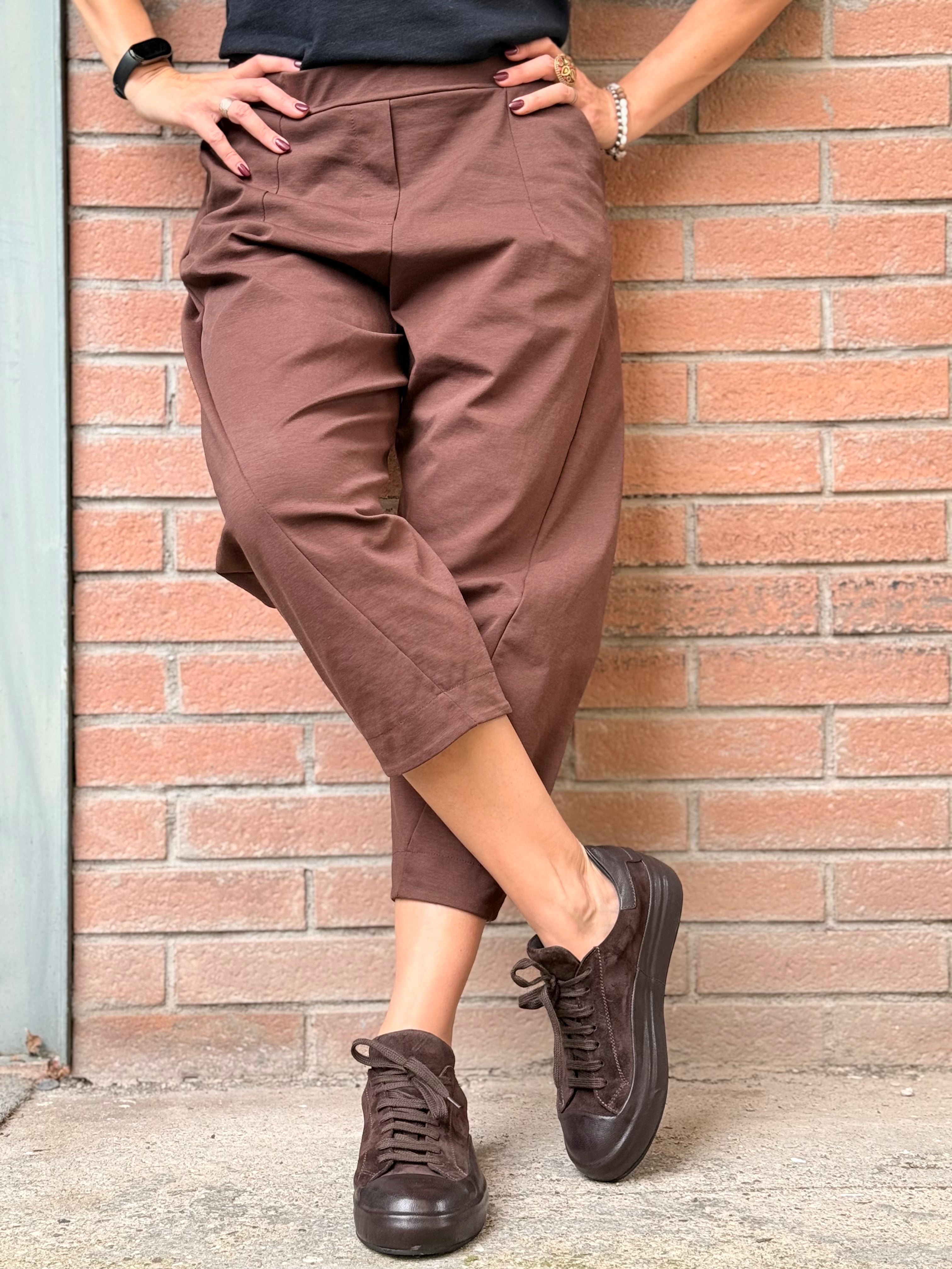 Image of Globe Moro sneakers in nappa e camoscio marrone artigianale marchigiana