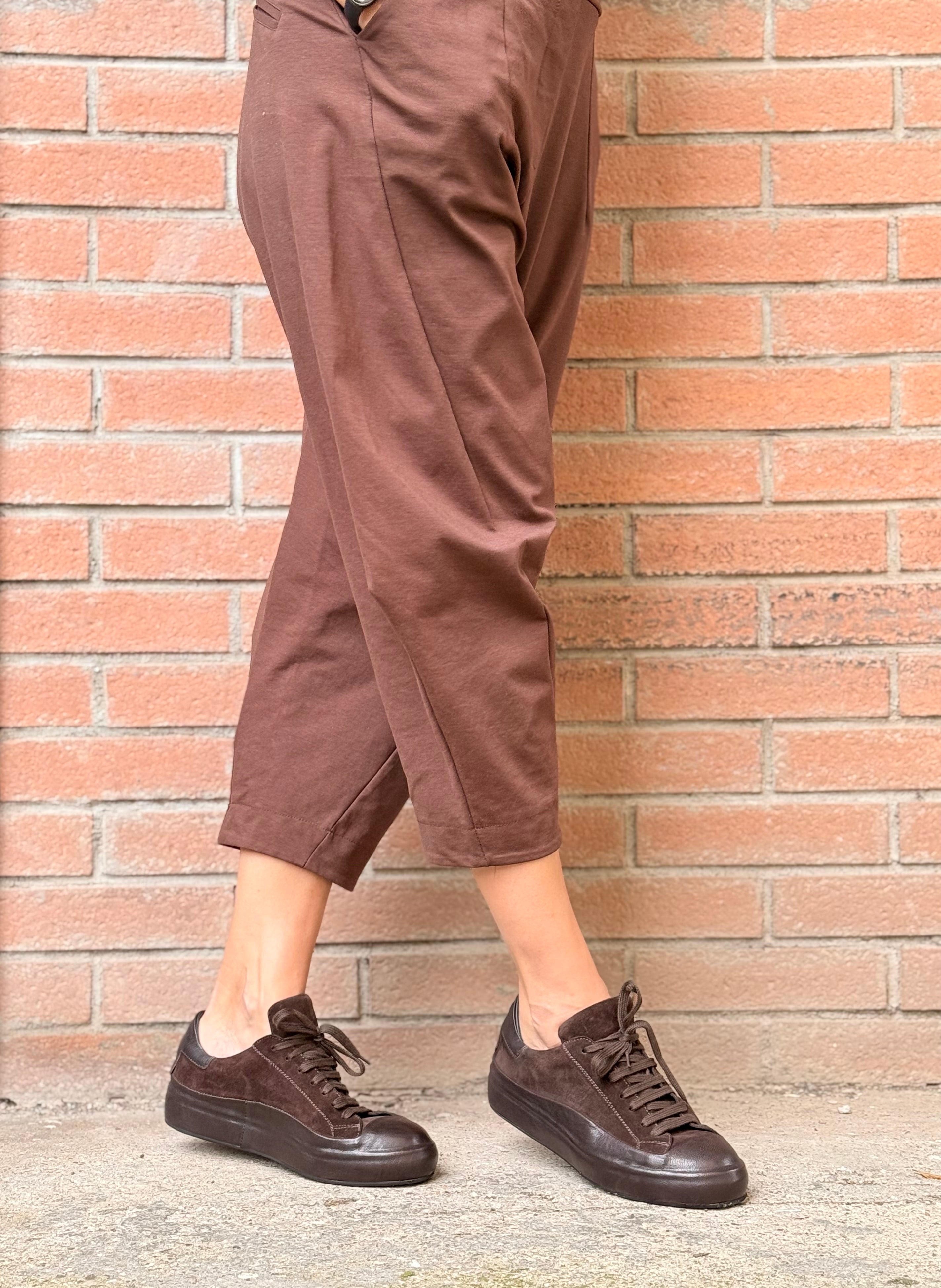 Image of Globe Moro sneakers in nappa e camoscio marrone artigianale marchigiana