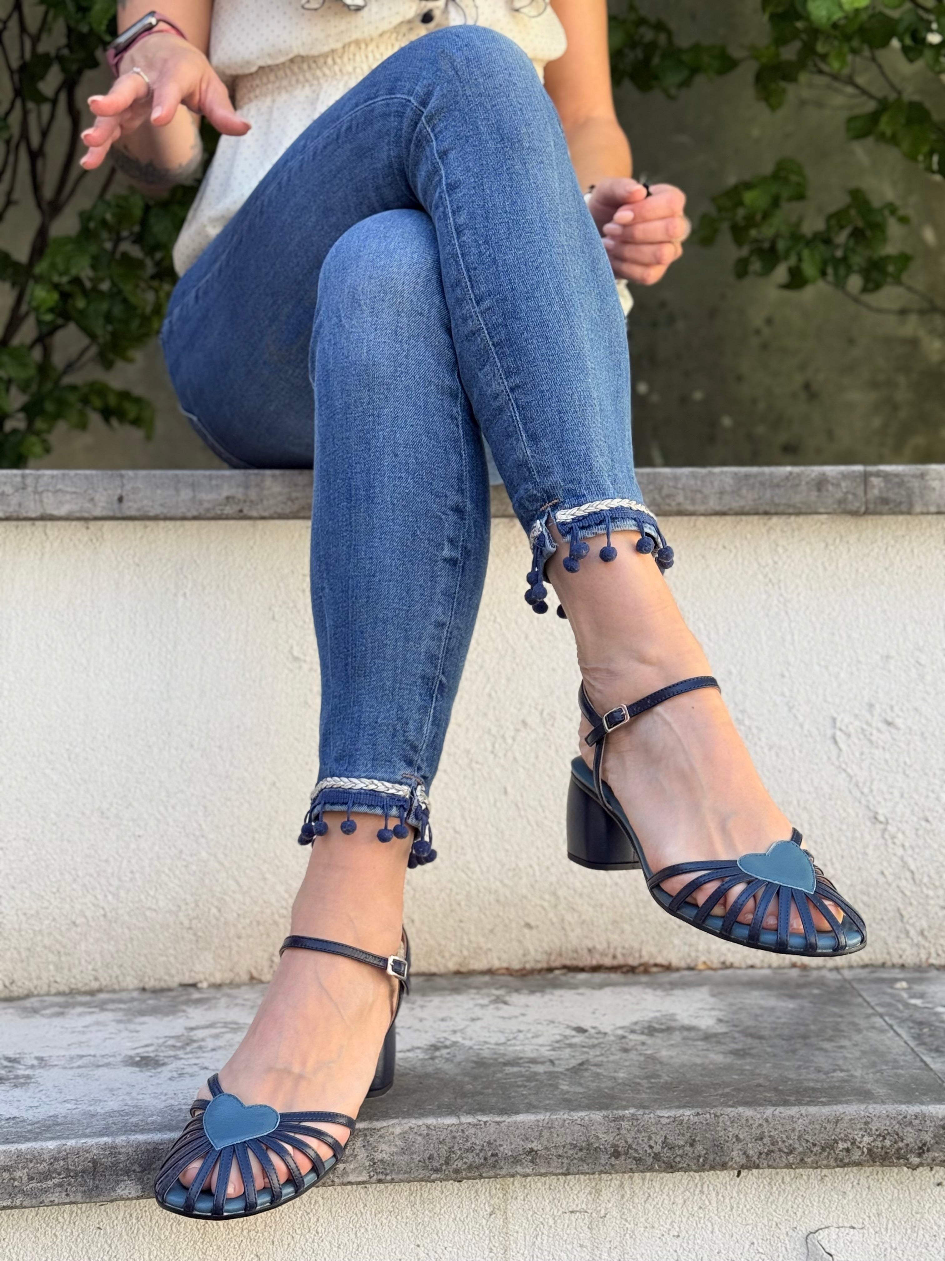 Image of Anouk Blue sandalo a cestino in nappa blu tacco 6 artigianale marchigiana