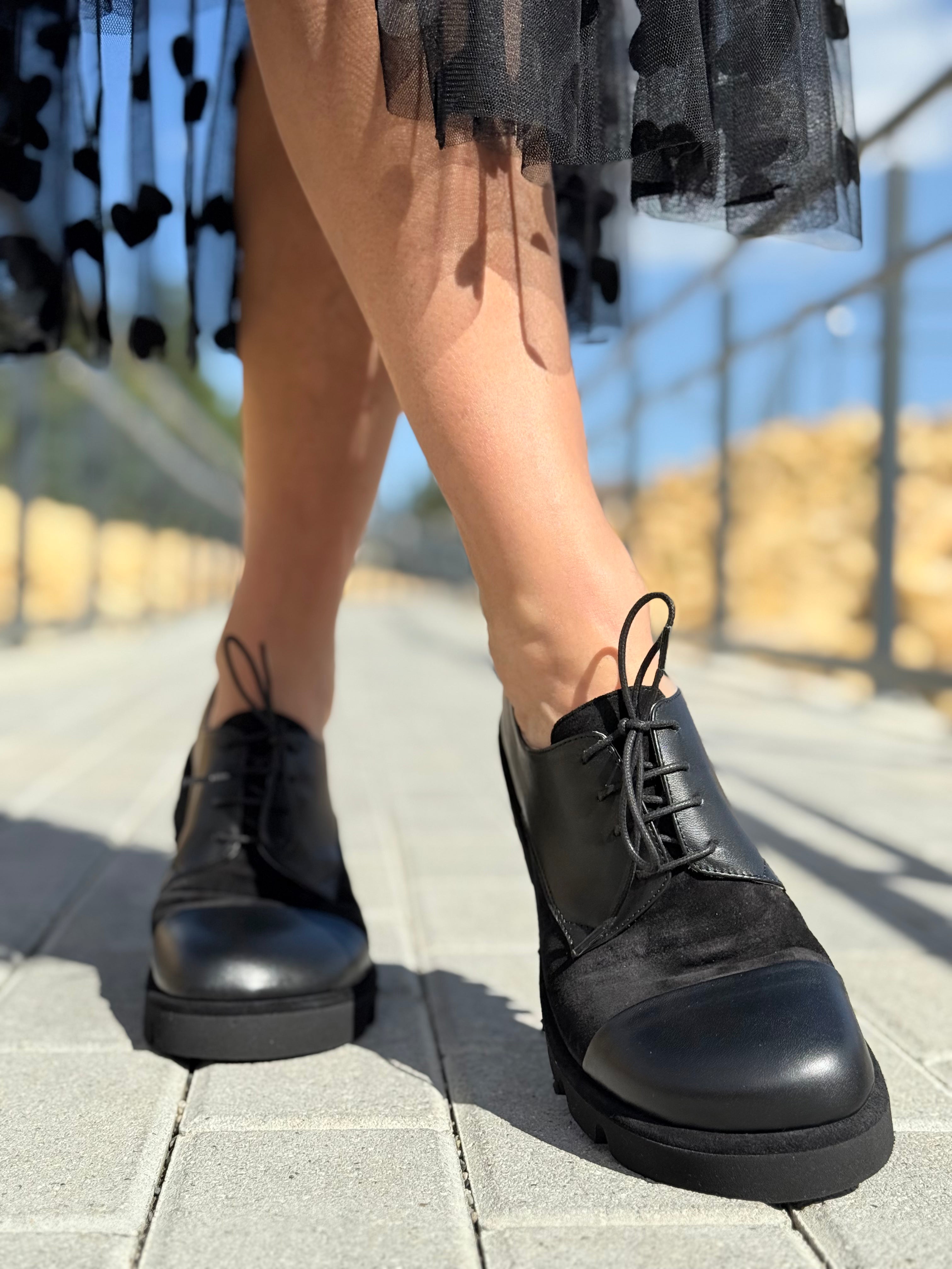 Image of Bob Black lavorazione a sacchetto in nappa nera artigianale marchigiana