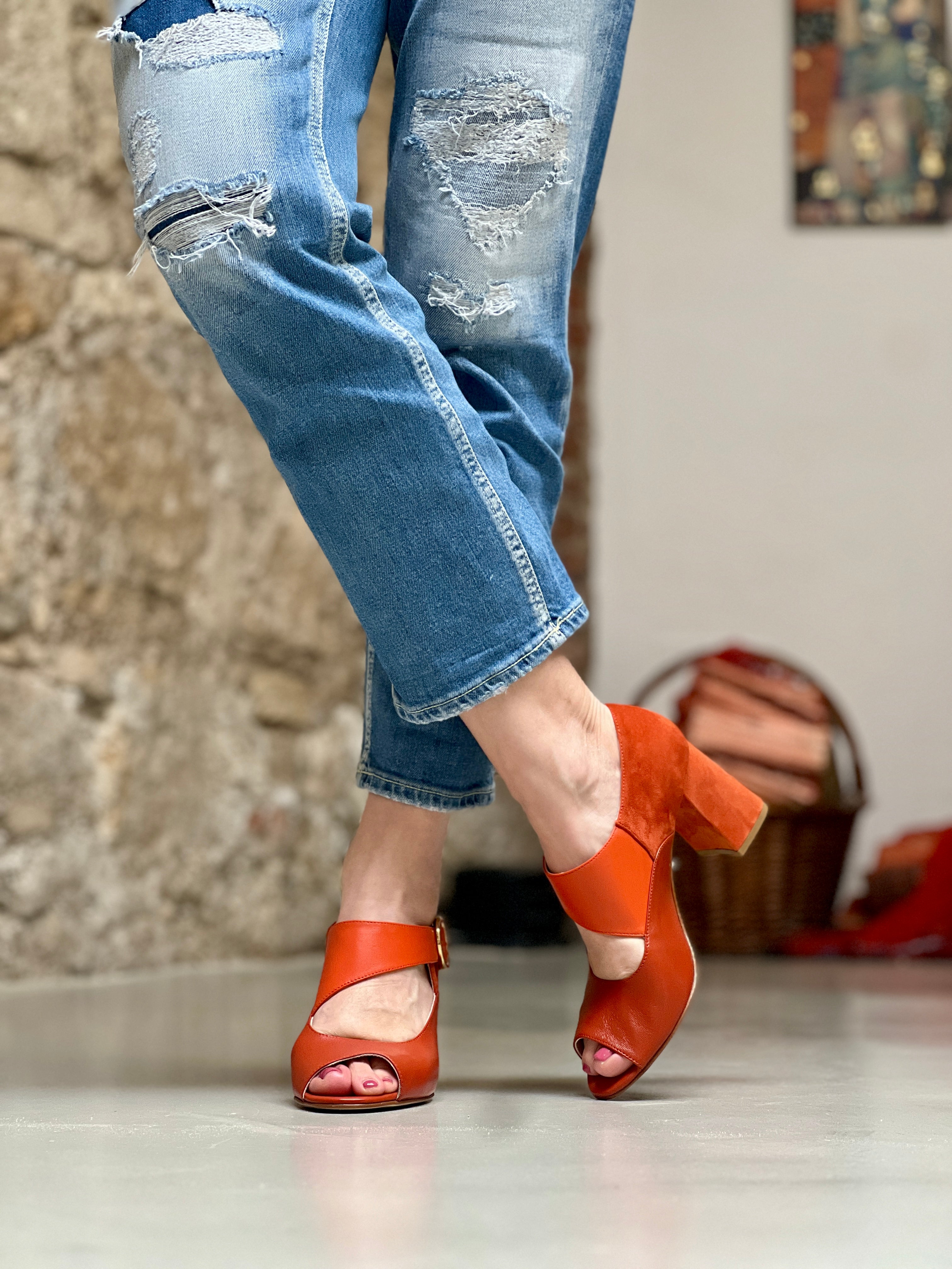 Image of Carioca Brick sandalo in pelle e camoscio aperto color ruggine tacco 7.5 artigianale toscana