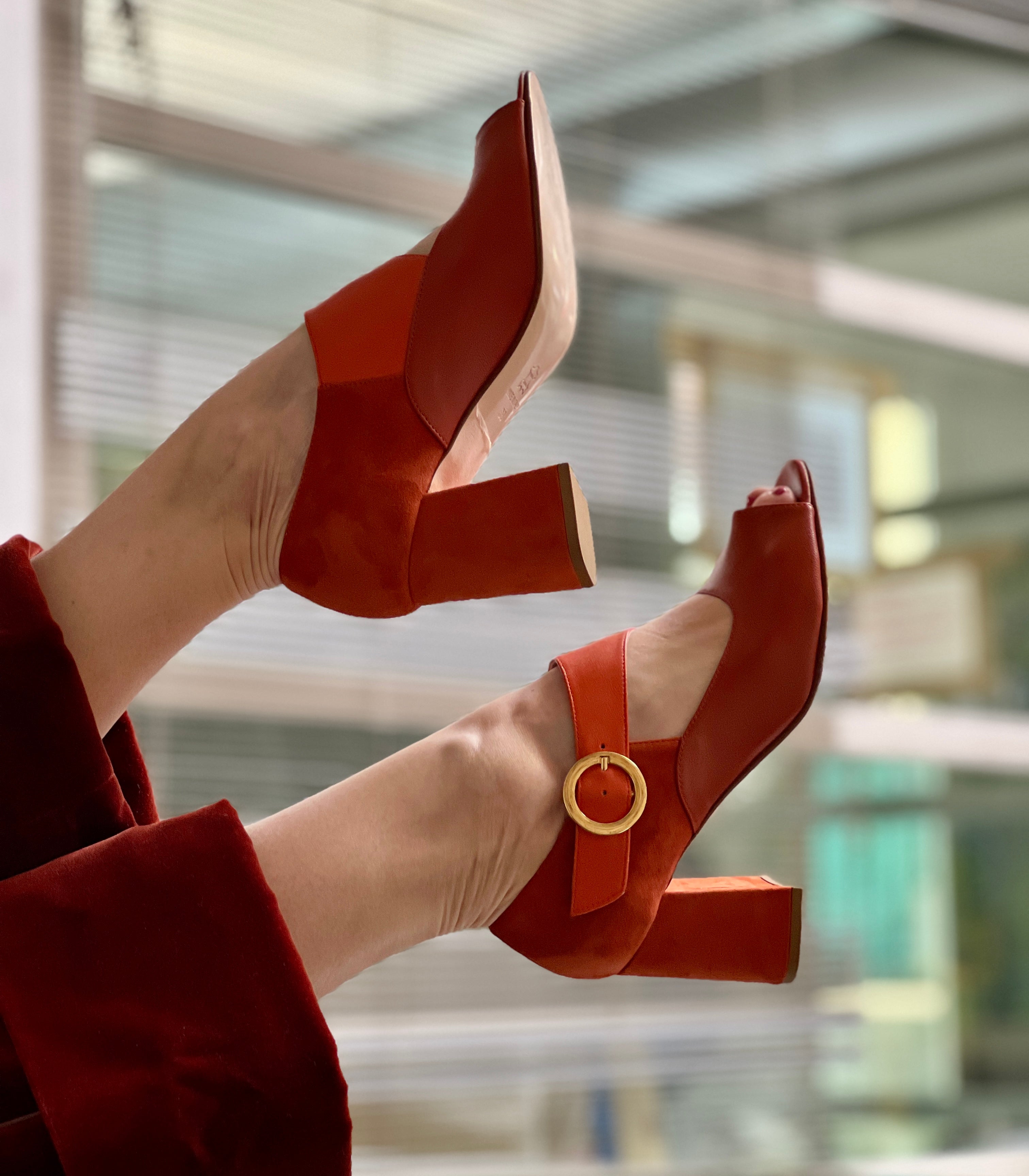 Image of Carioca Brick sandalo in pelle e camoscio aperto color ruggine tacco 7.5 artigianale toscana