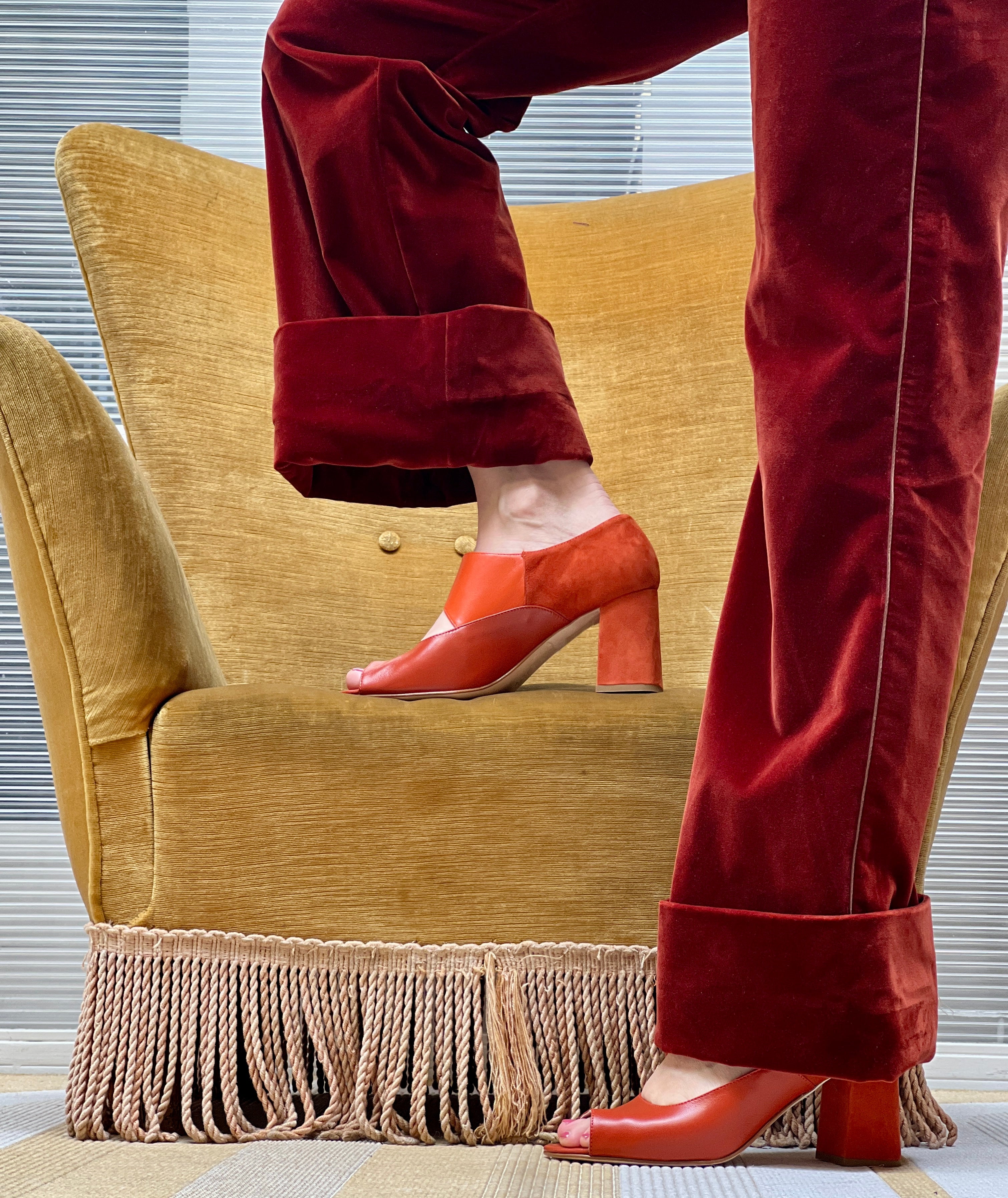 Image of Carioca Brick sandalo in pelle e camoscio aperto color ruggine tacco 7.5 artigianale toscana